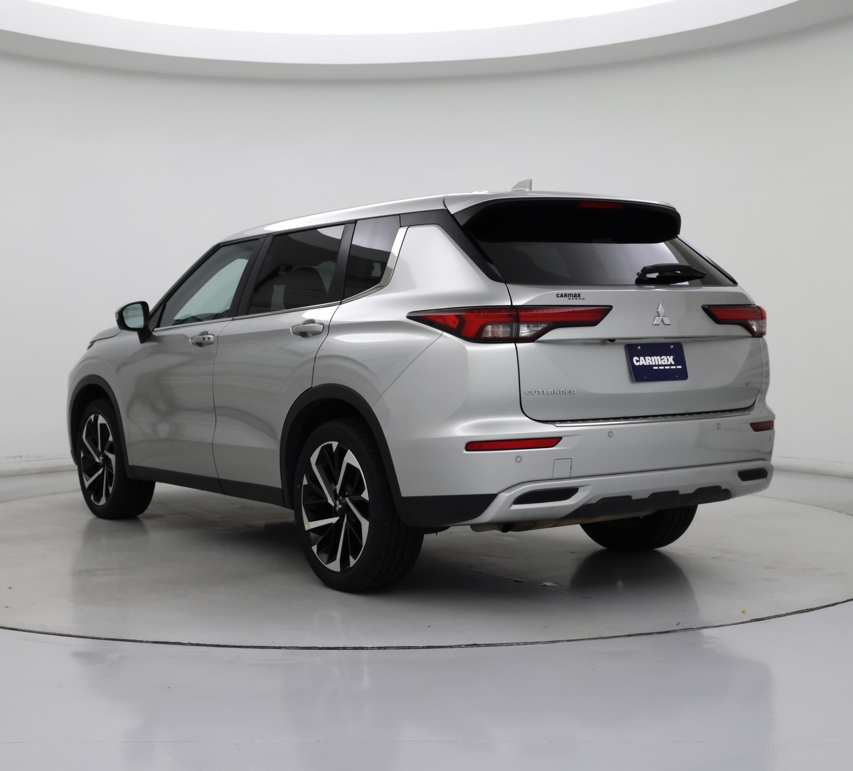 Thumbnail: 2024 Mitsubishi Outlander - 2