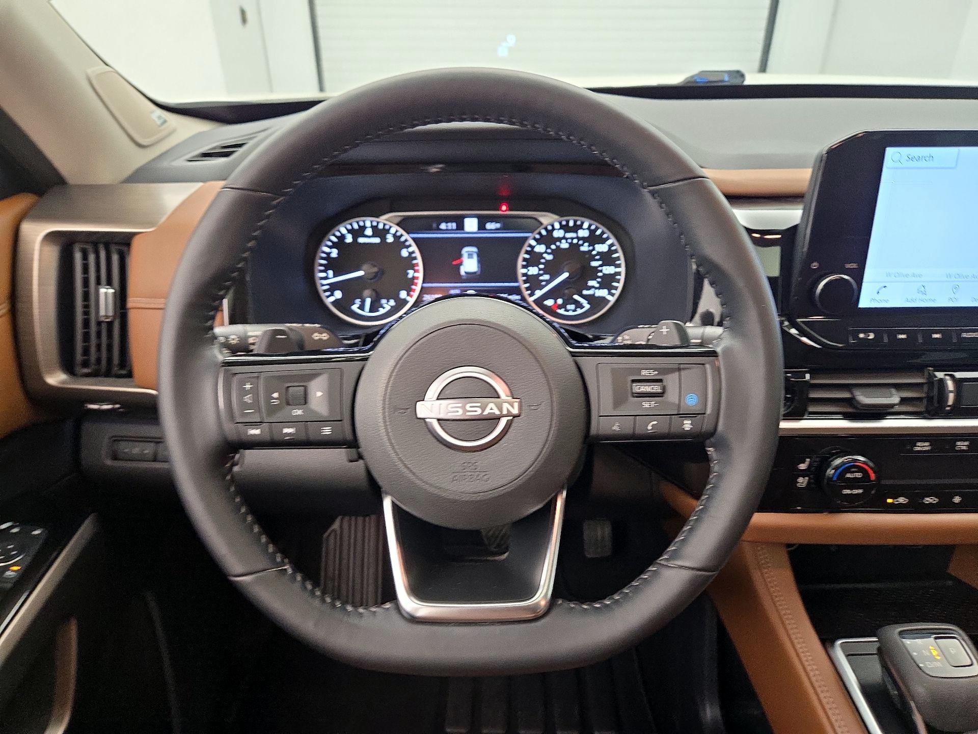 Thumbnail: 2023 Nissan Pathfinder - 10