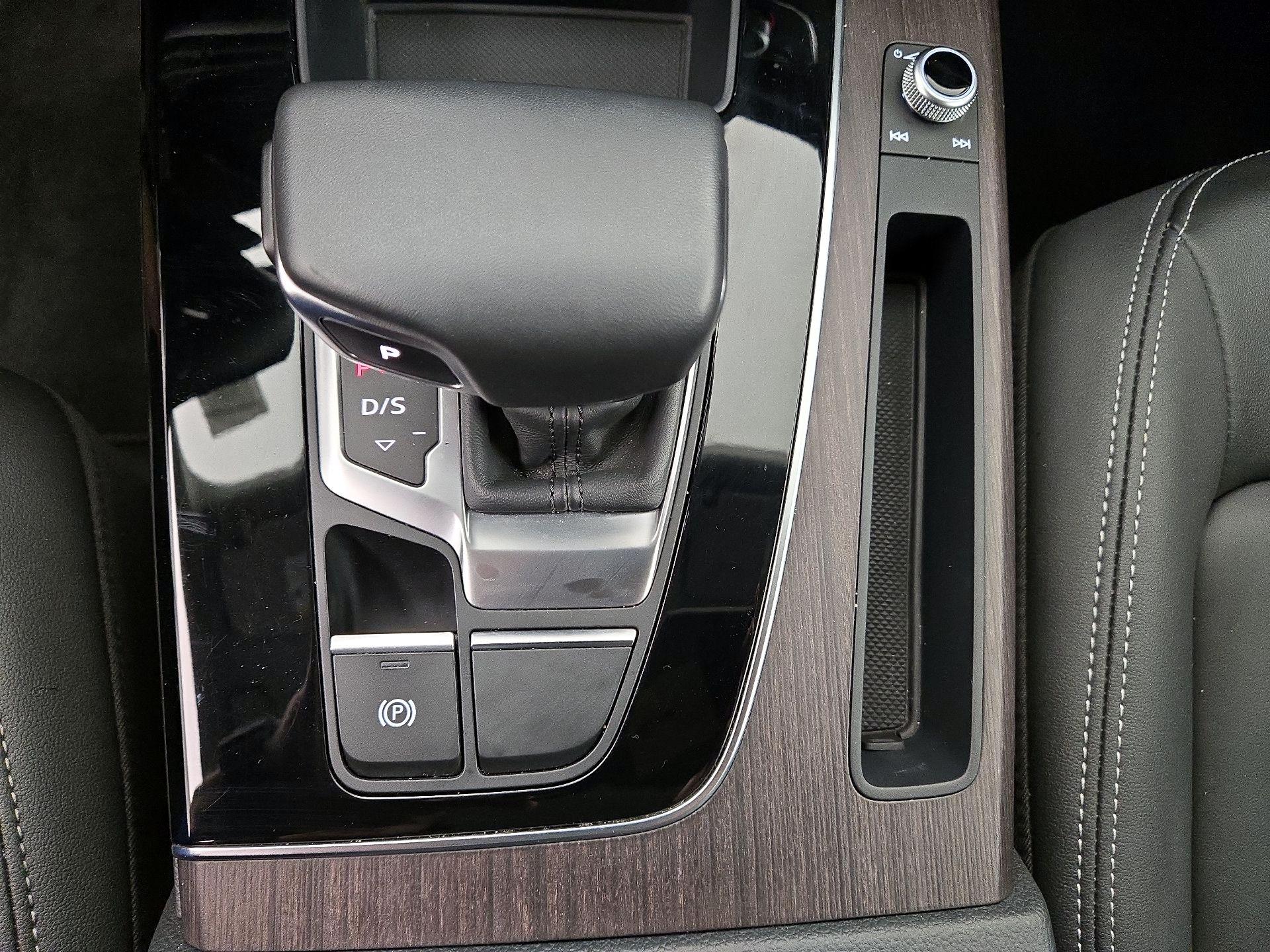 Thumbnail: 2023 Audi Q5 - 17