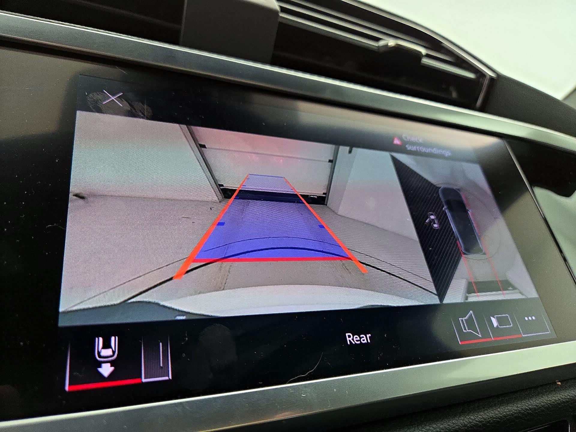 Thumbnail: 2022 Audi Q3 - 14