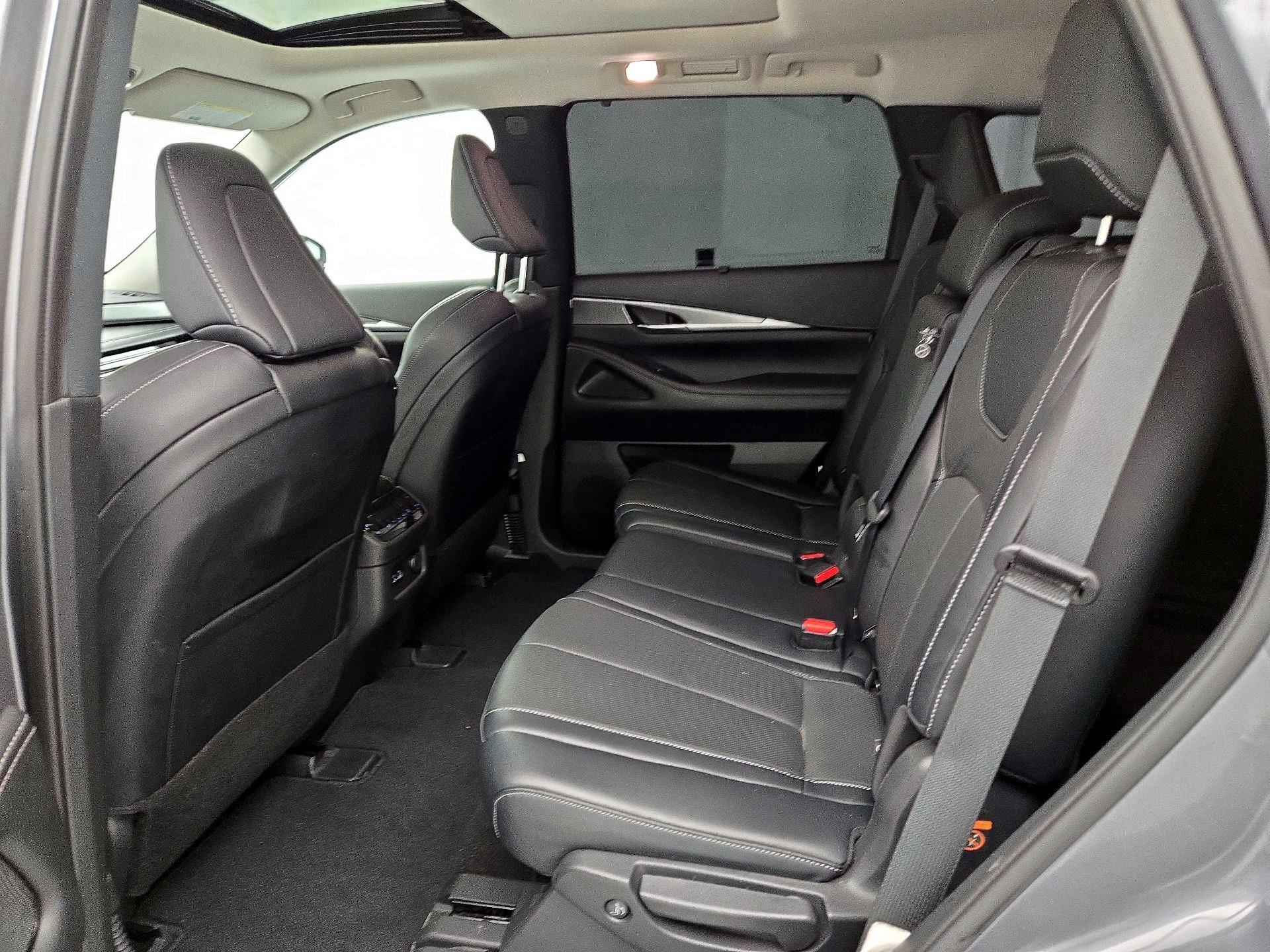 Thumbnail: 2023 INFINITI QX60 - 20