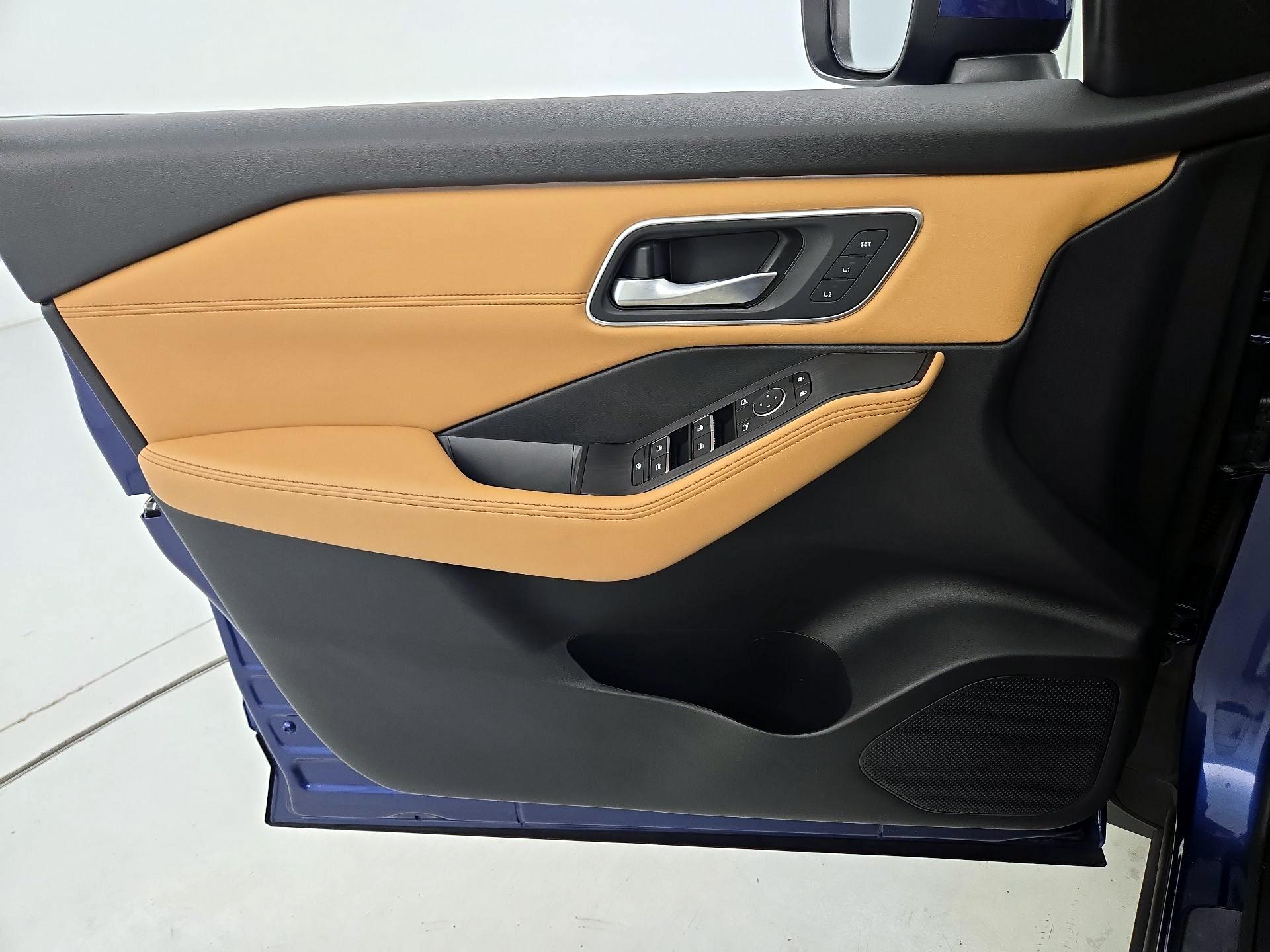 Thumbnail: 2023 Nissan Rogue - 12