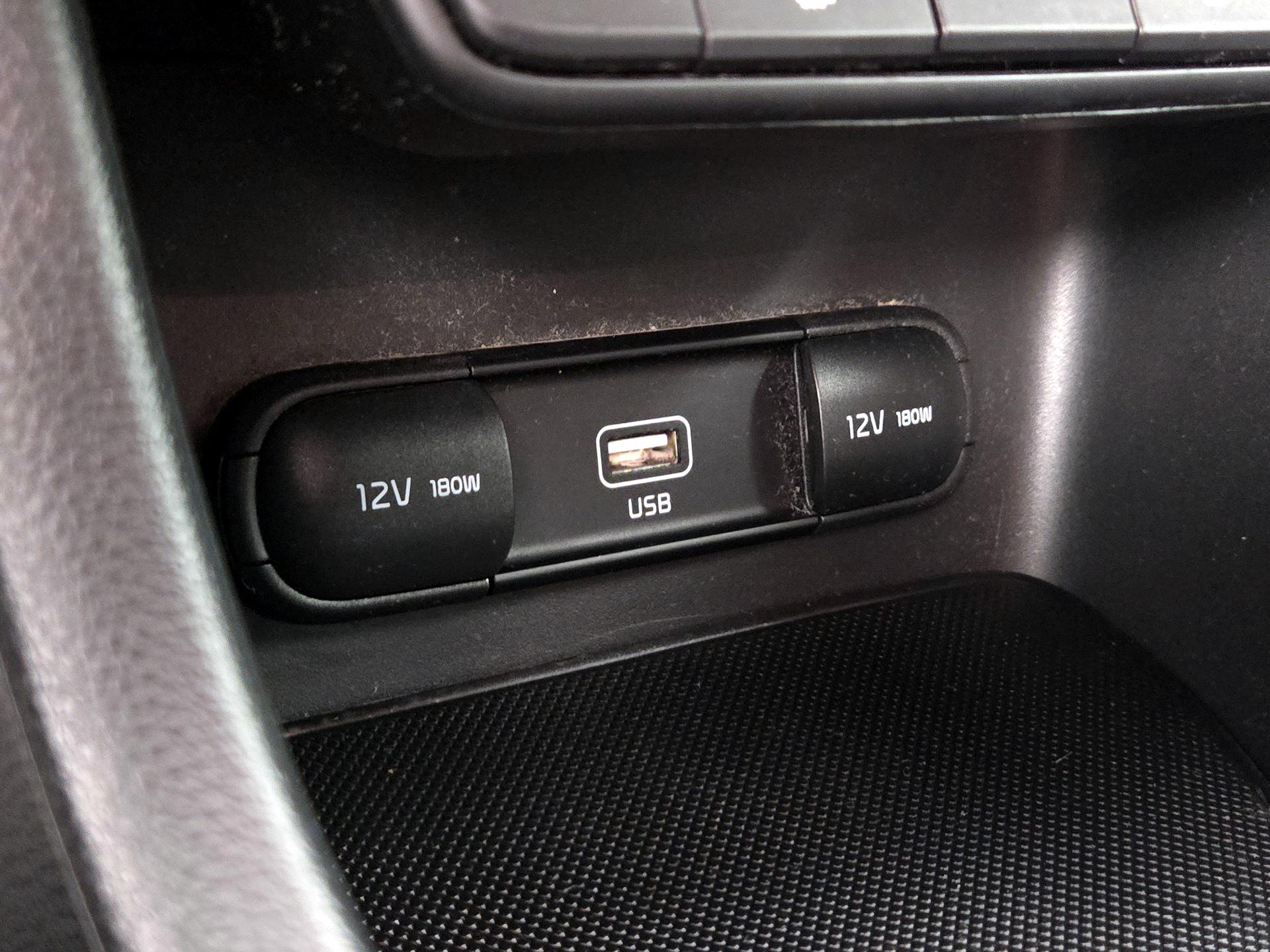 Thumbnail: 2020 Kia Sportage - 18