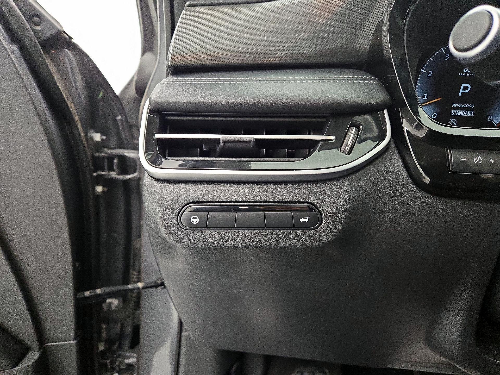 Thumbnail: 2023 INFINITI QX60 - 13