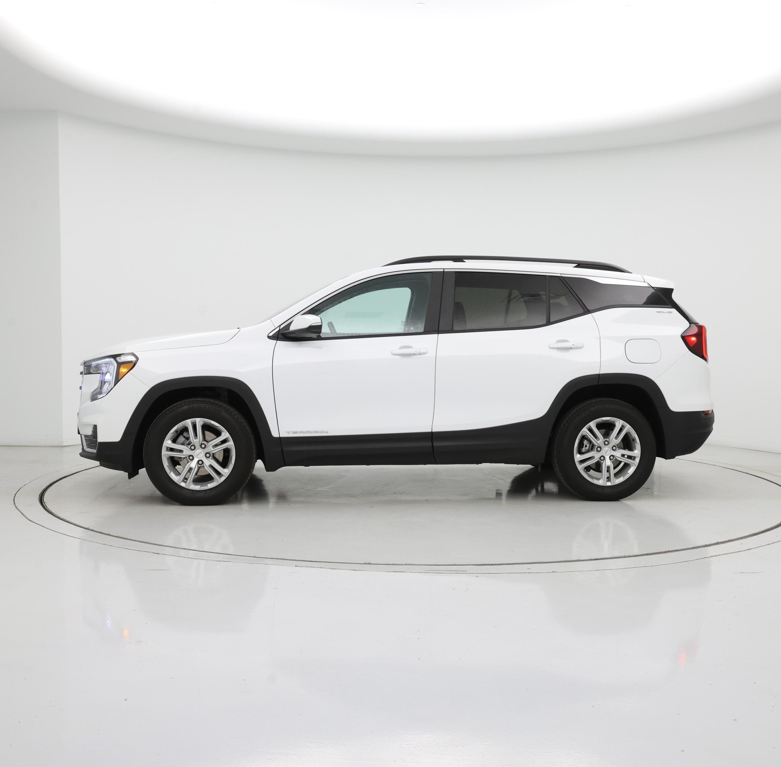 Thumbnail: 2023 GMC Terrain - 3