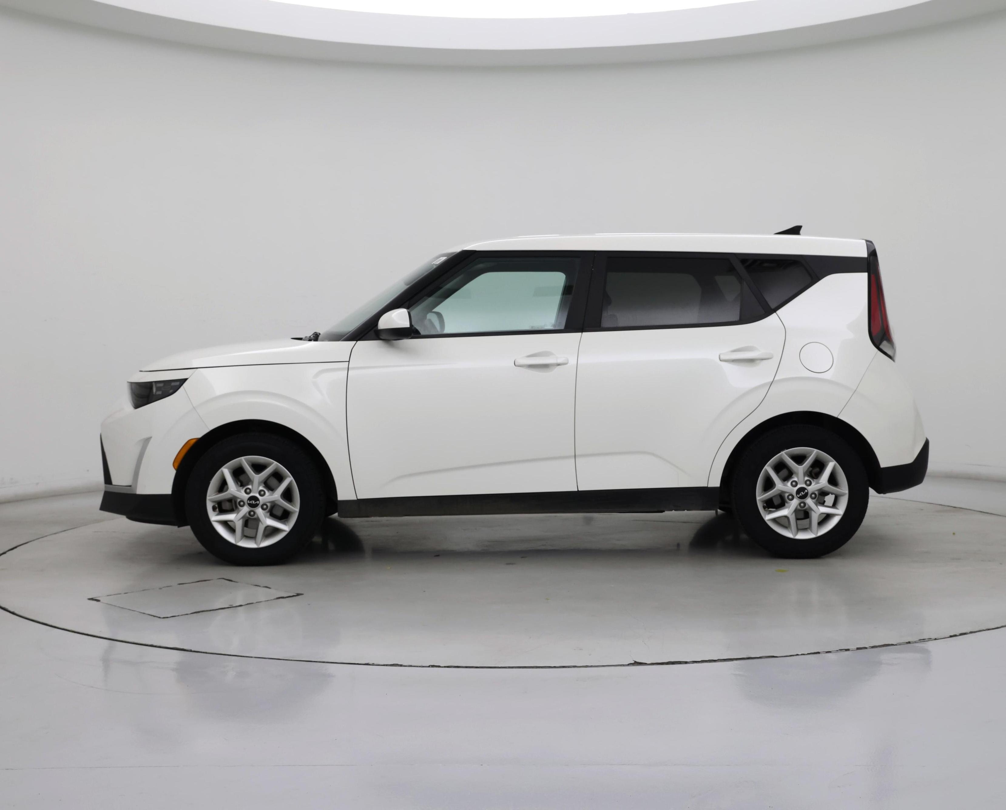 Thumbnail: 2023 Kia Soul - 3