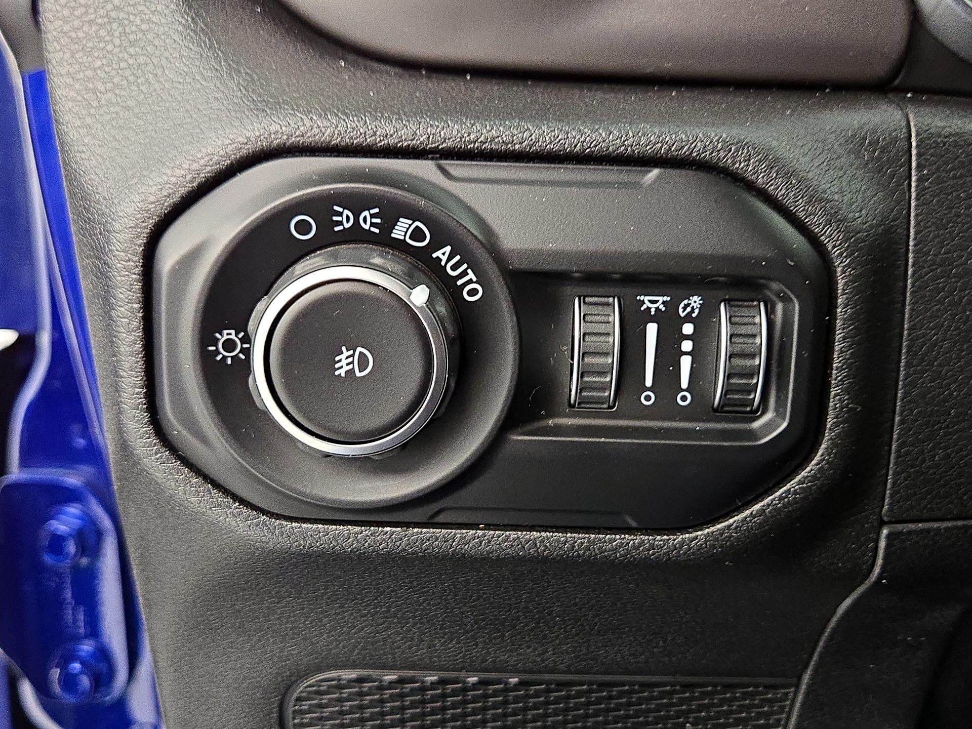 Thumbnail: 2020 Jeep Wrangler - 13