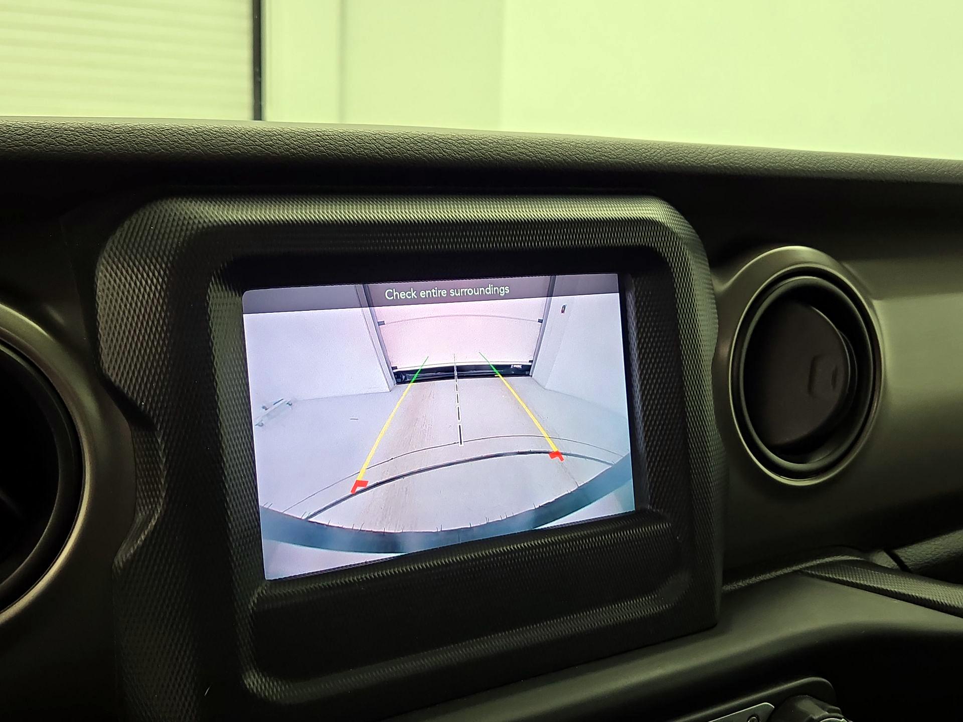 Thumbnail: 2020 Jeep Wrangler - 14