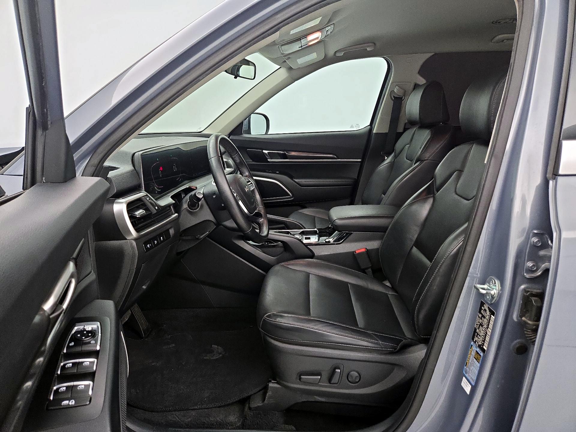 Thumbnail: 2023 Kia Telluride - 11