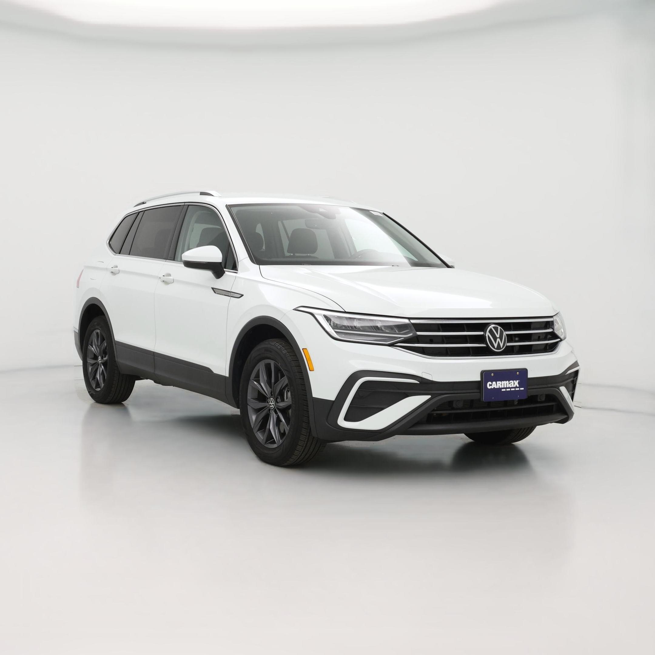 Thumbnail: 2022 Volkswagen Tiguan - 1