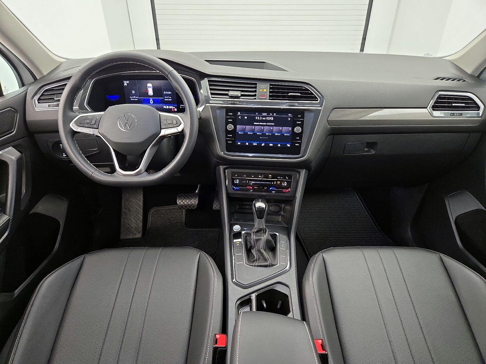 Thumbnail: 2022 Volkswagen Tiguan - 9