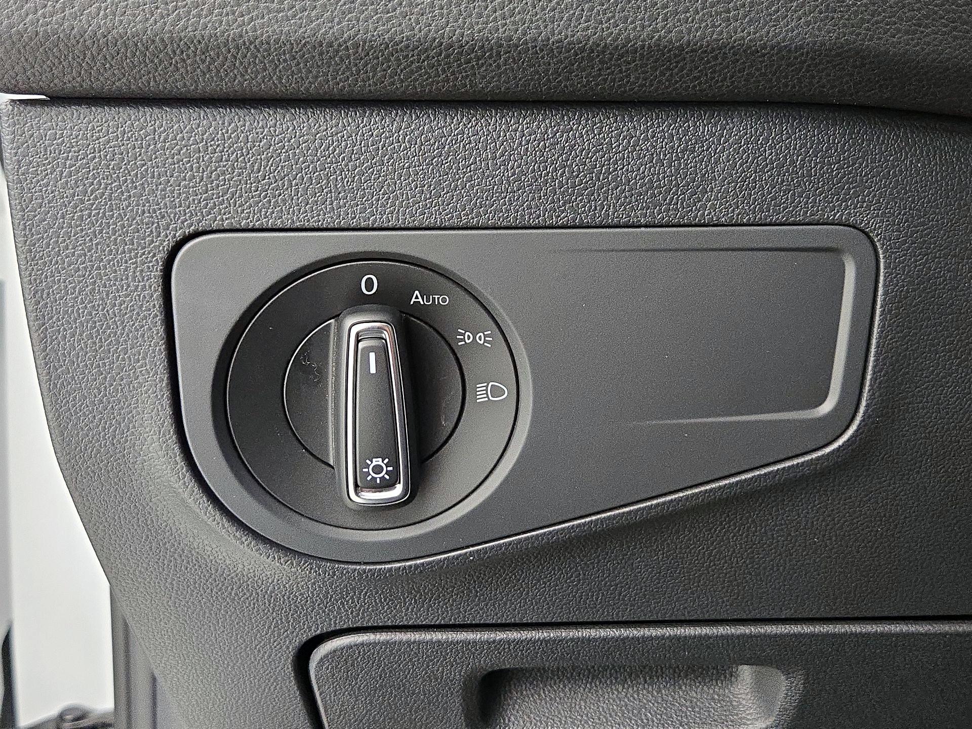 Thumbnail: 2022 Volkswagen Tiguan - 13