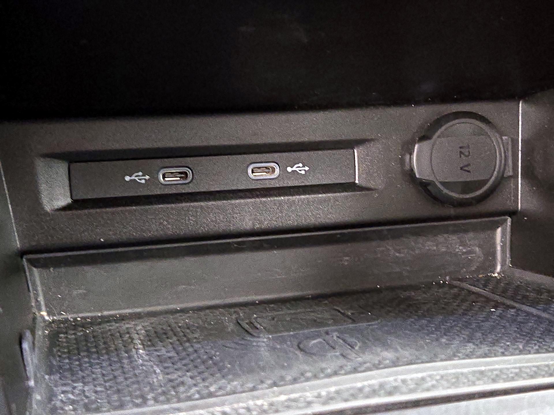 Thumbnail: 2022 Volkswagen Tiguan - 18