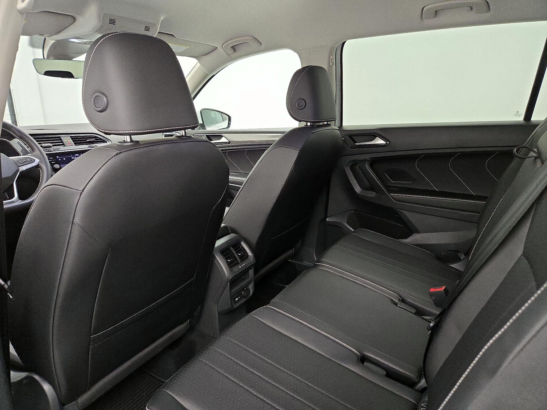 Thumbnail: 2022 Volkswagen Tiguan - 19