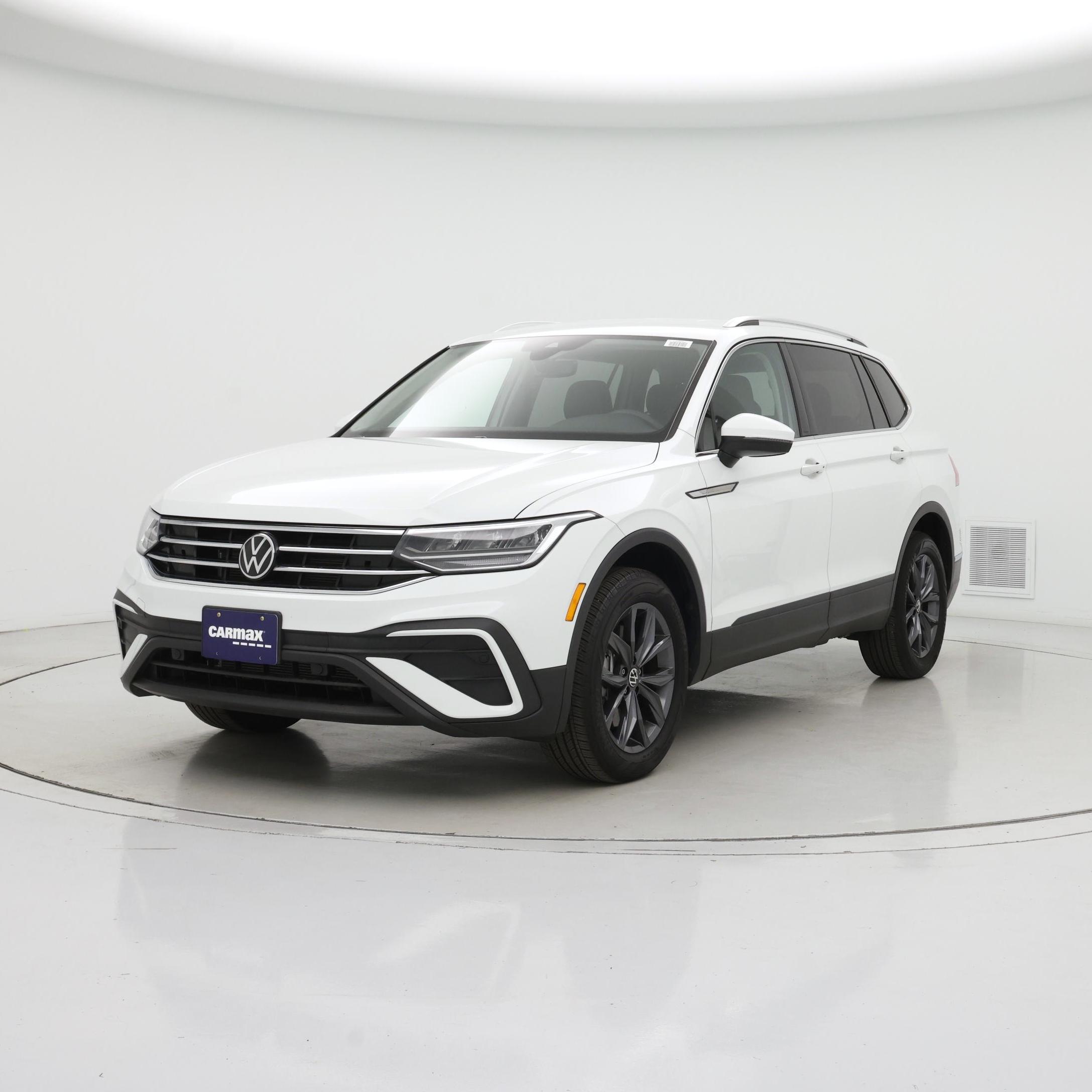 Thumbnail: 2022 Volkswagen Tiguan - 4