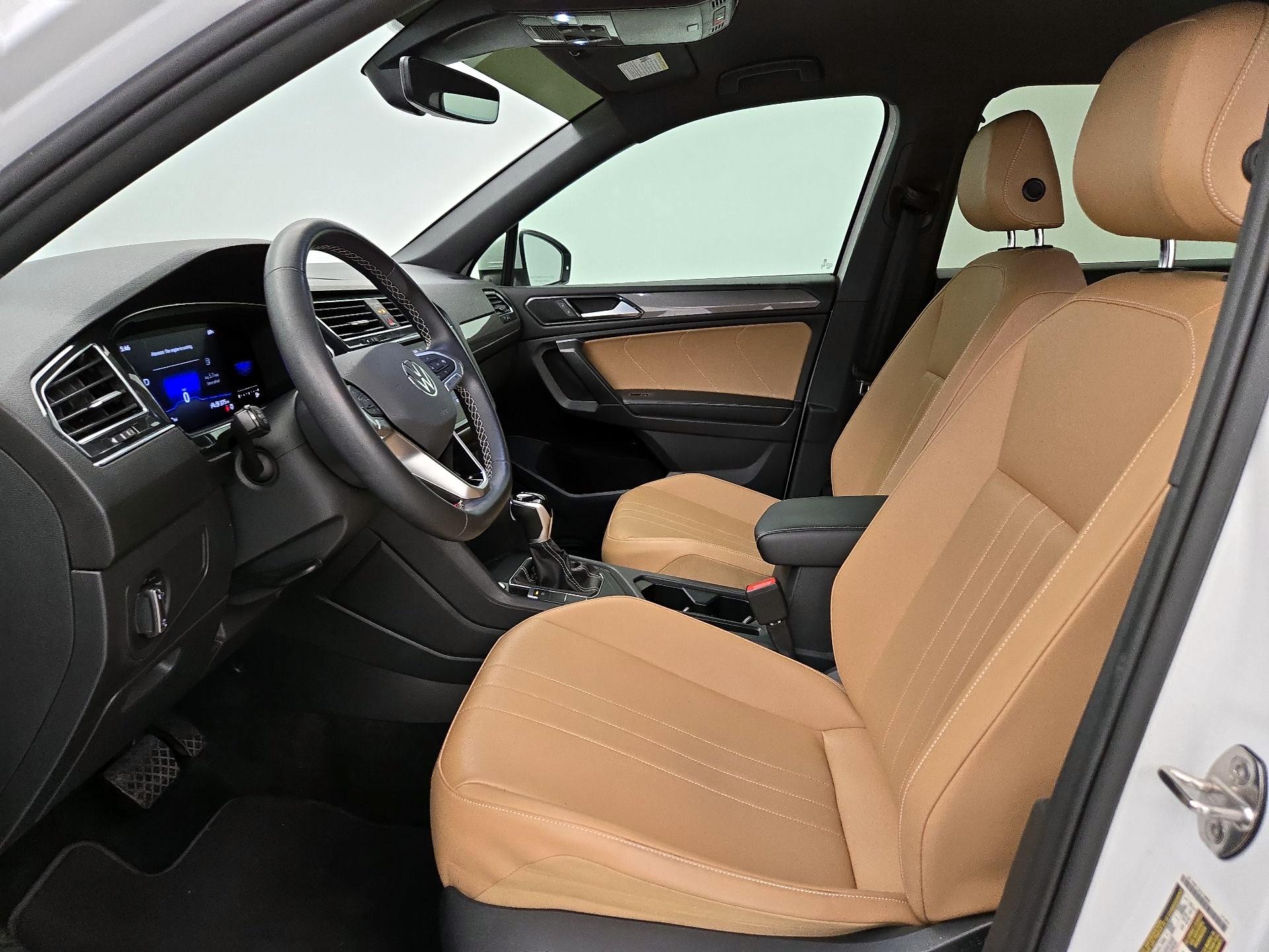 Thumbnail: 2022 Volkswagen Tiguan - 11