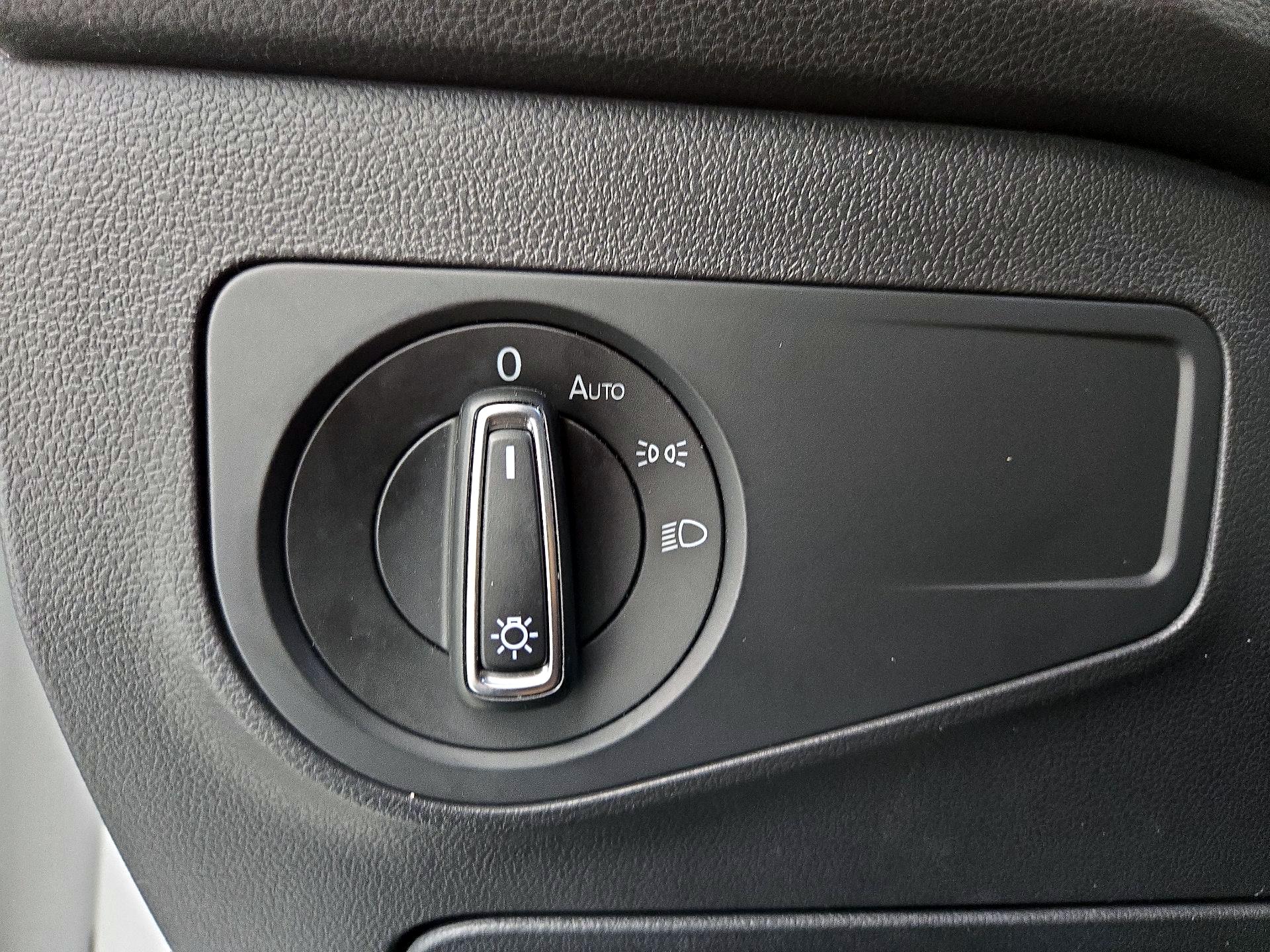 Thumbnail: 2022 Volkswagen Tiguan - 13