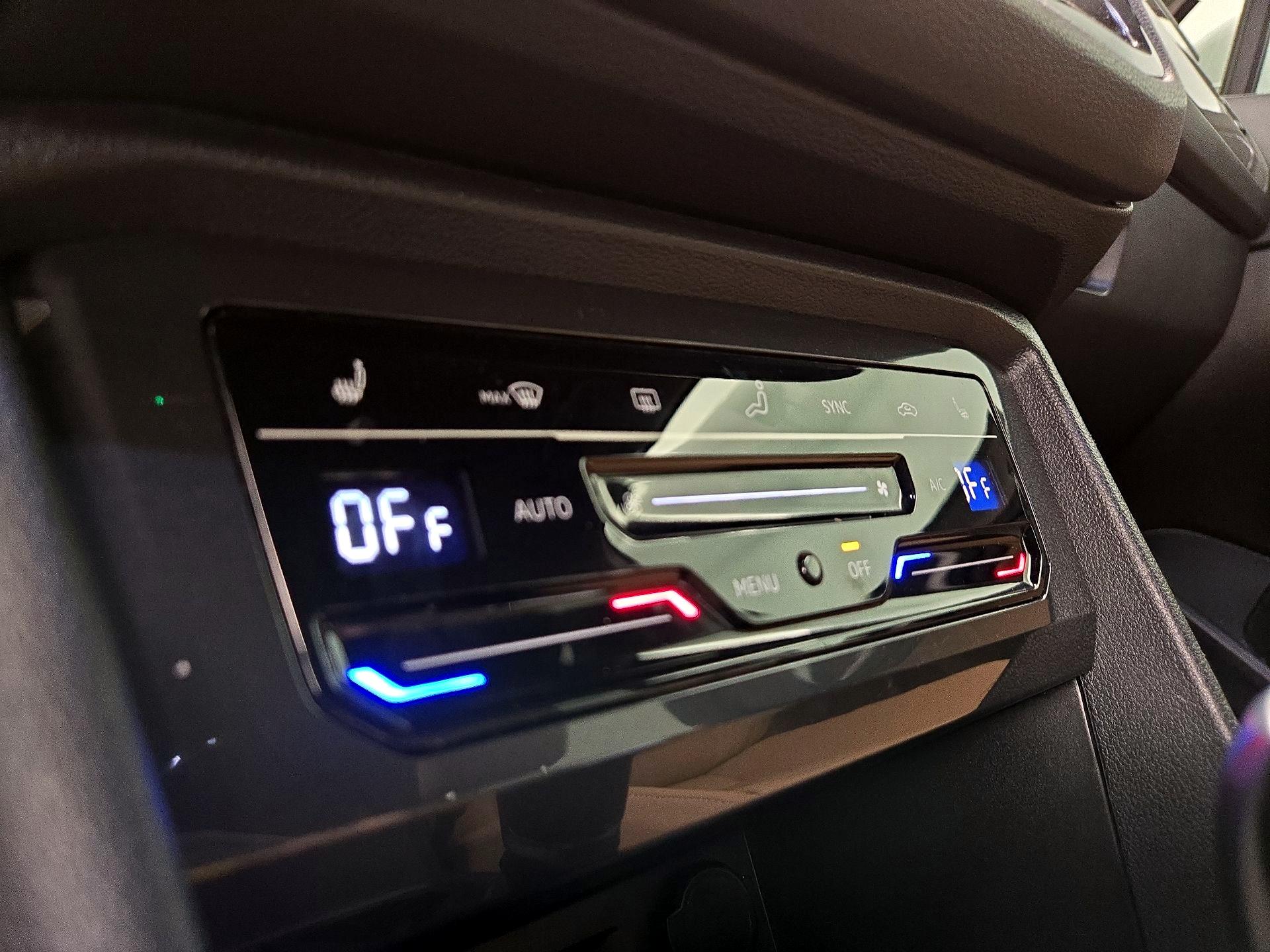 Thumbnail: 2022 Volkswagen Tiguan - 16