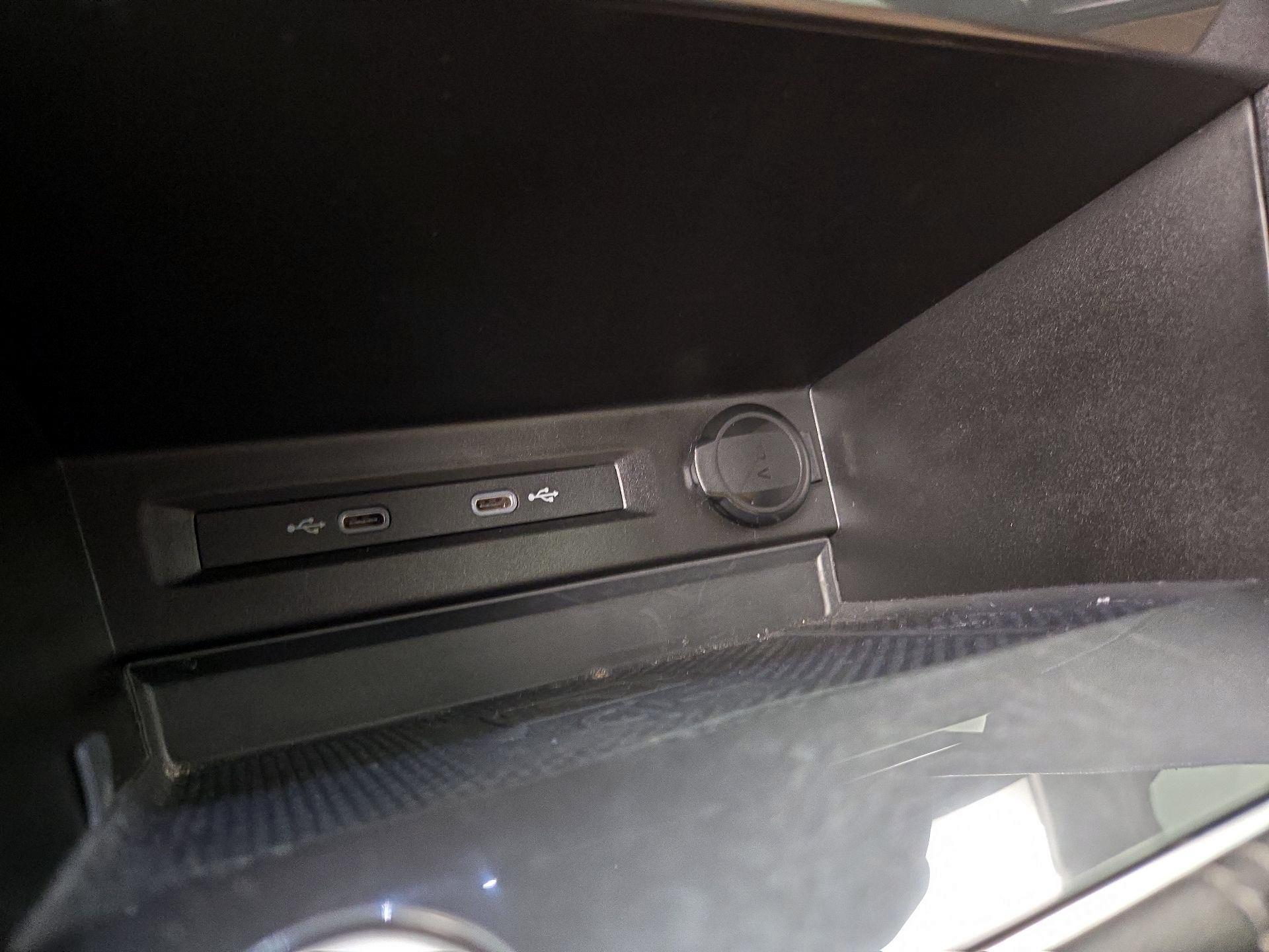 Thumbnail: 2022 Volkswagen Tiguan - 18