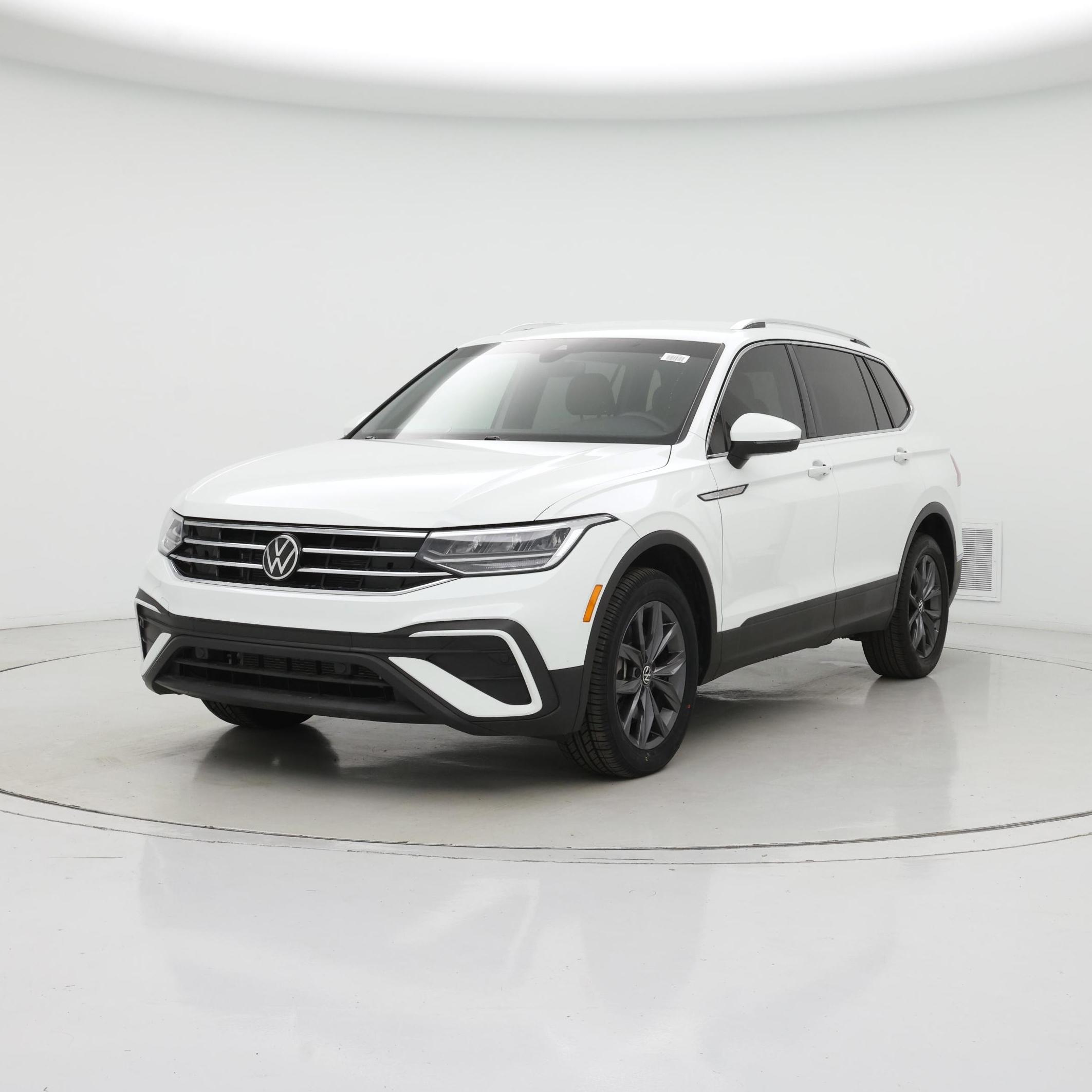 Thumbnail: 2022 Volkswagen Tiguan - 4