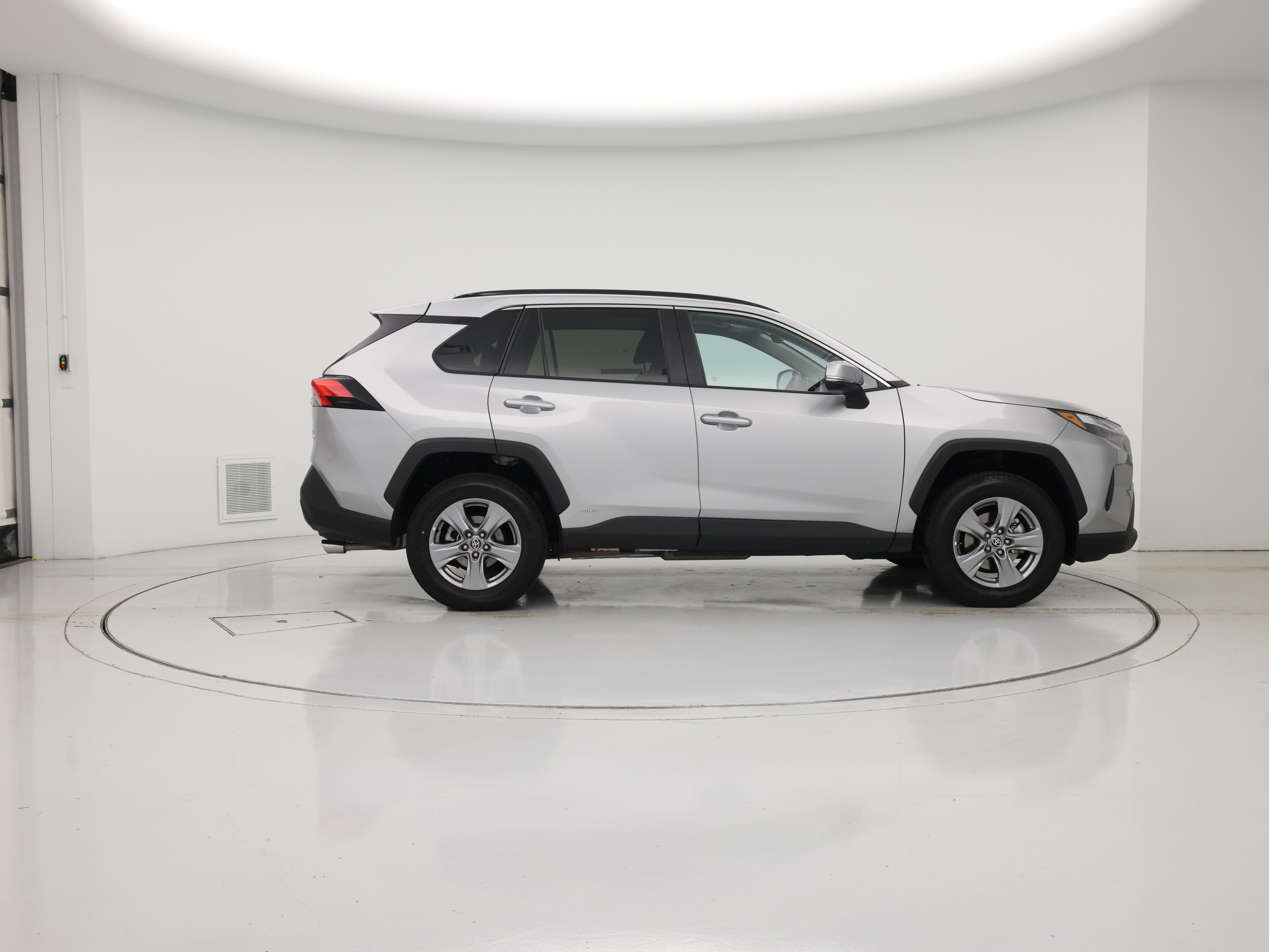 Thumbnail: 2022 Toyota RAV4 - 9