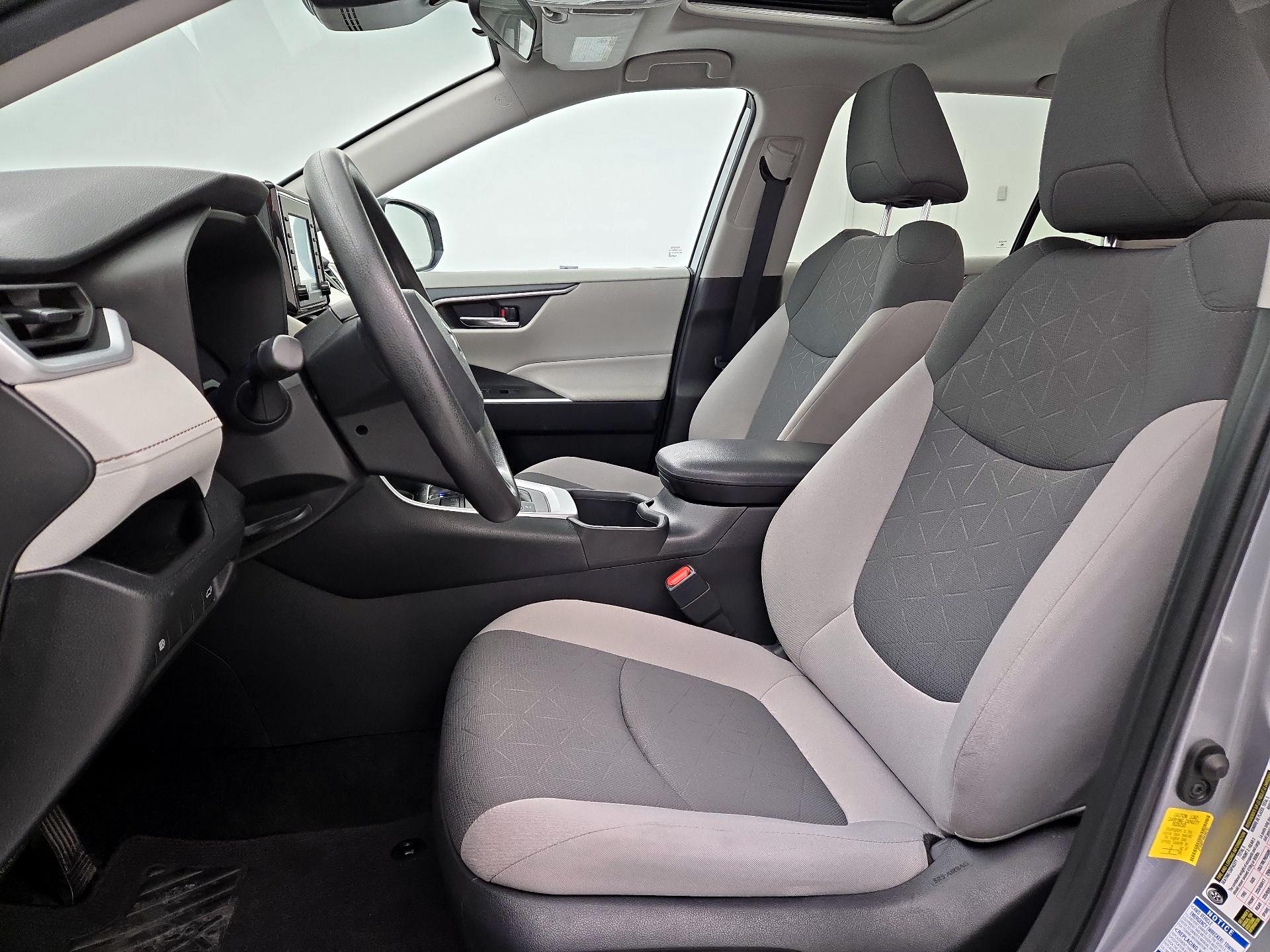 Thumbnail: 2022 Toyota RAV4 - 11