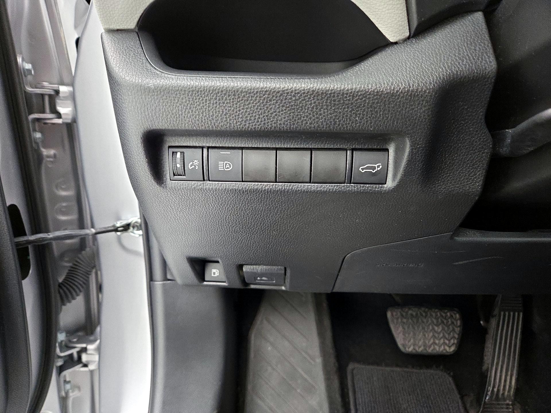 Thumbnail: 2022 Toyota RAV4 - 13