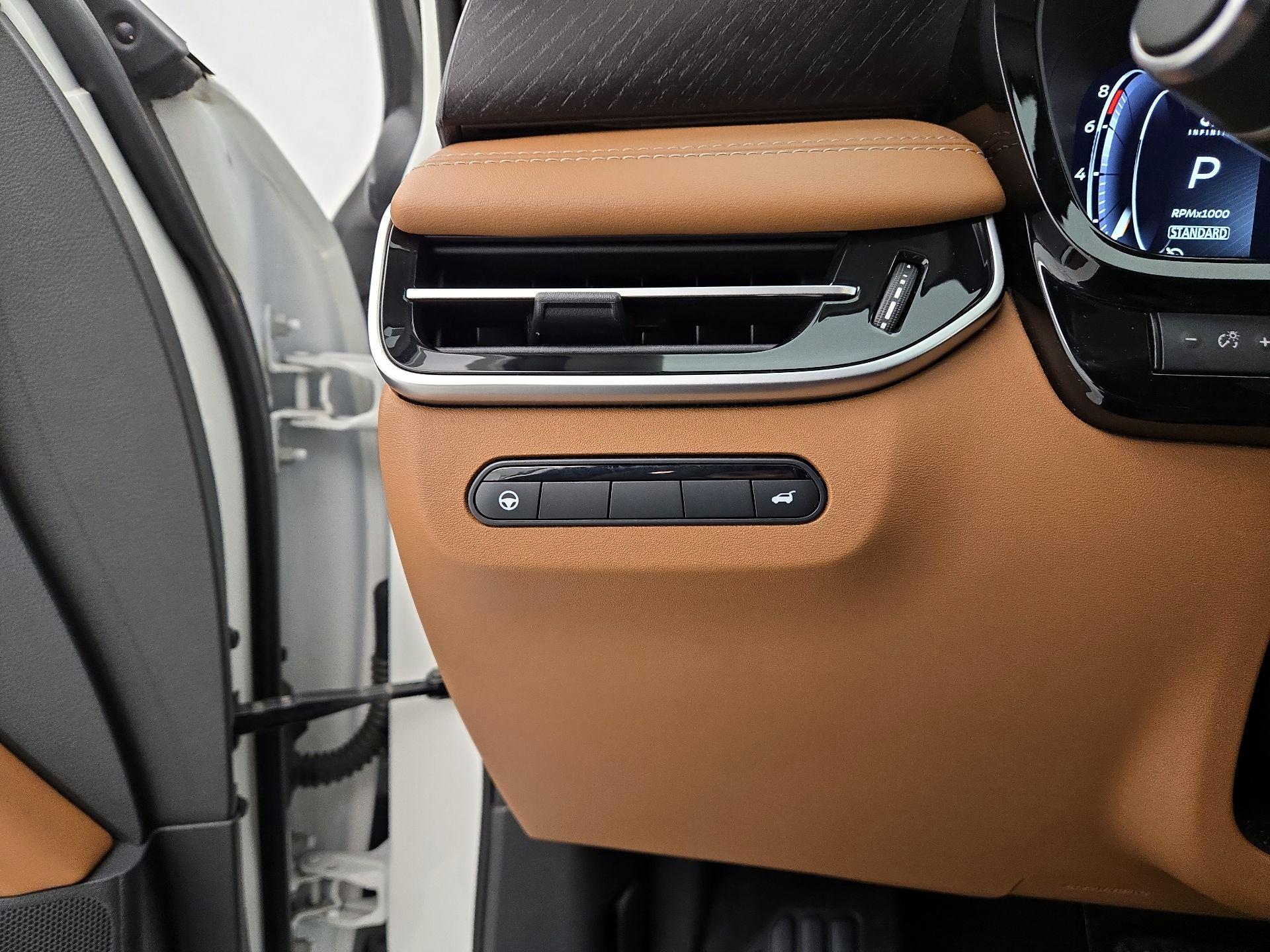 Thumbnail: 2023 INFINITI QX60 - 13