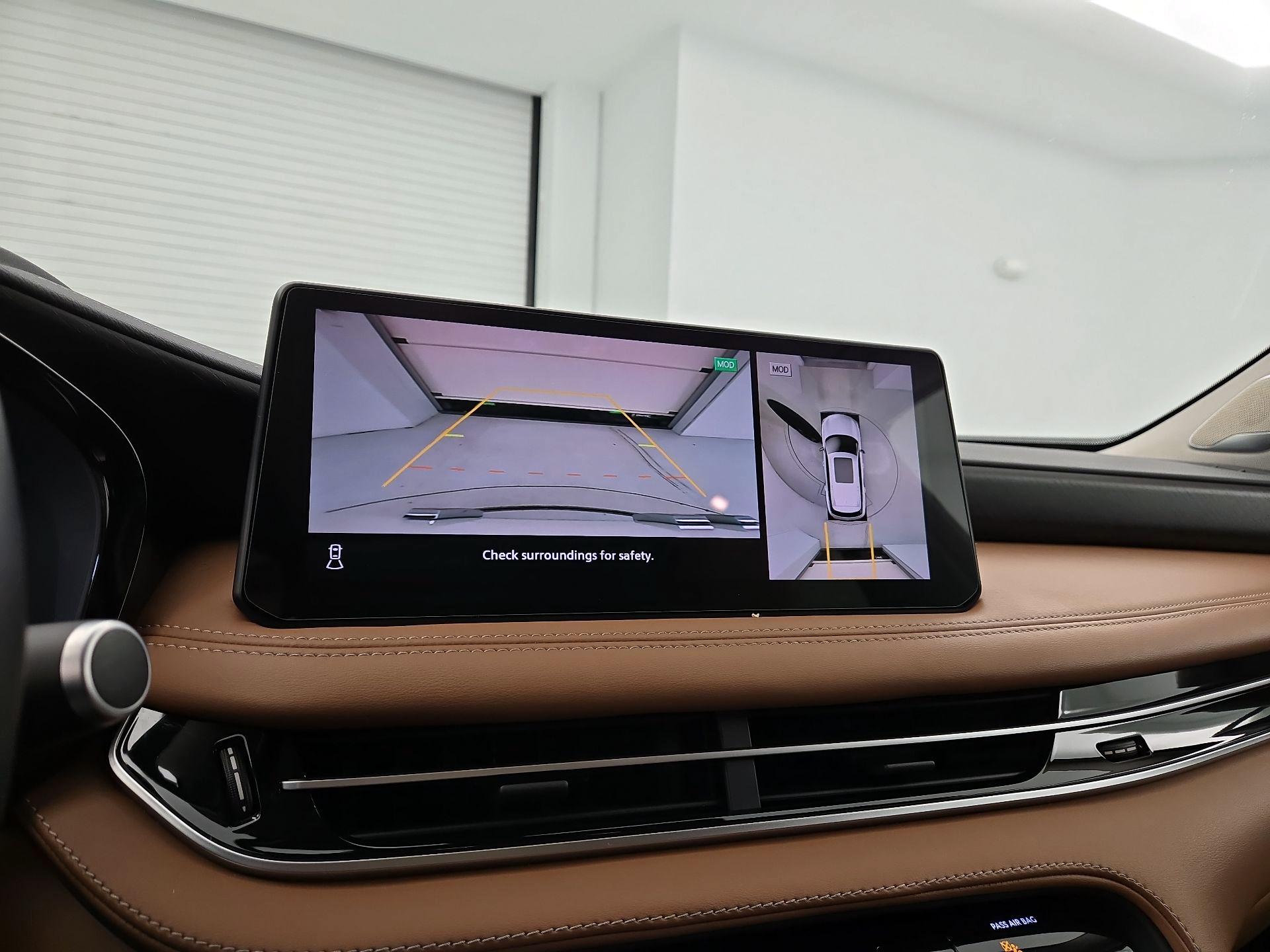 Thumbnail: 2023 INFINITI QX60 - 15