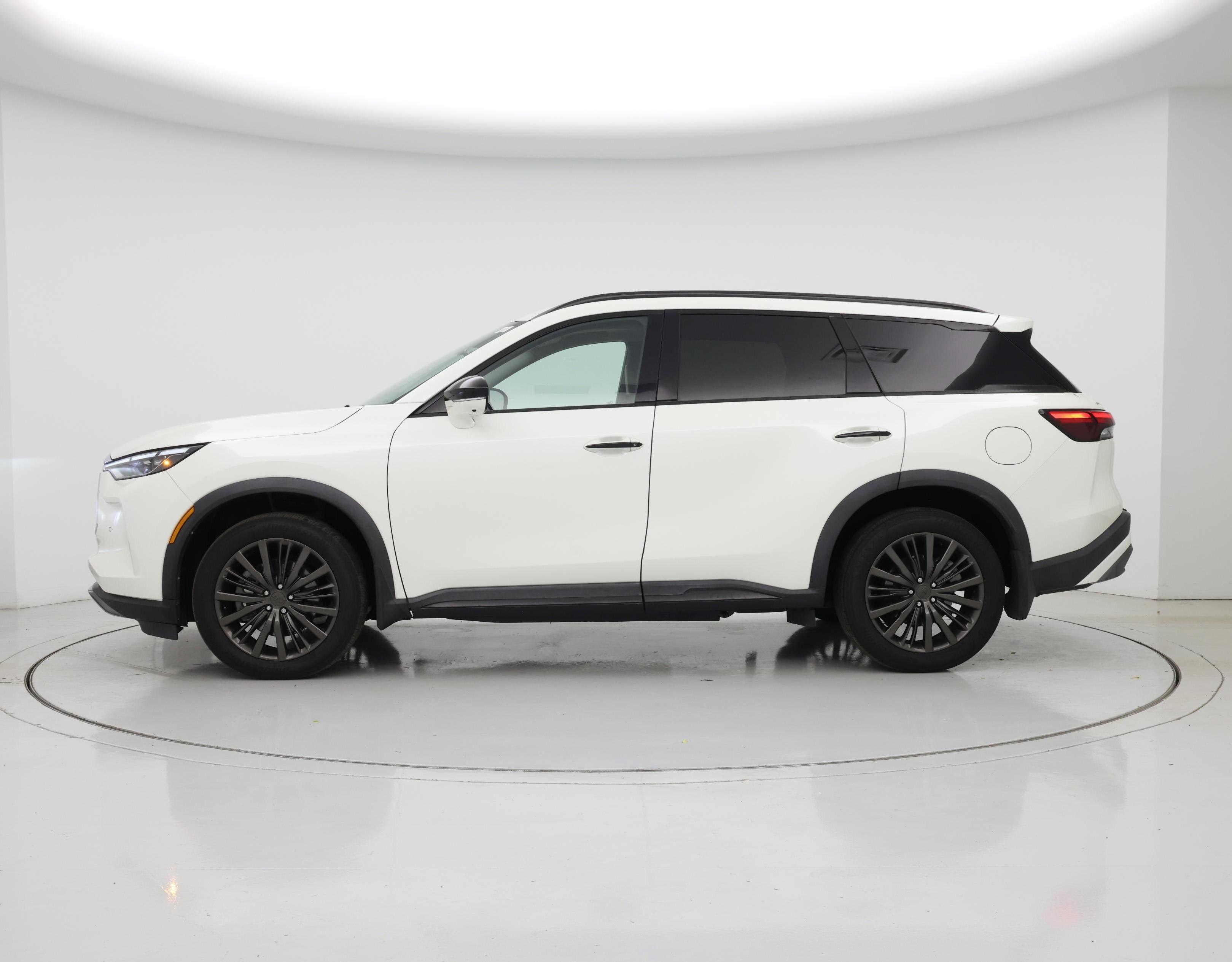 Thumbnail: 2023 INFINITI QX60 - 3