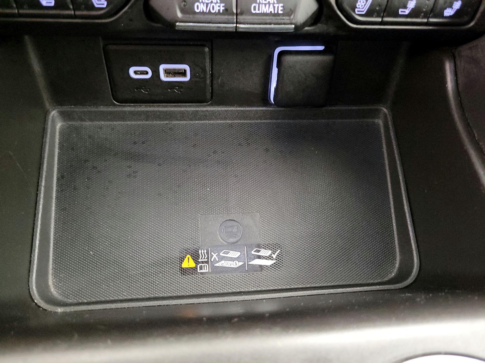 Thumbnail: 2023 Chevrolet Suburban - 18