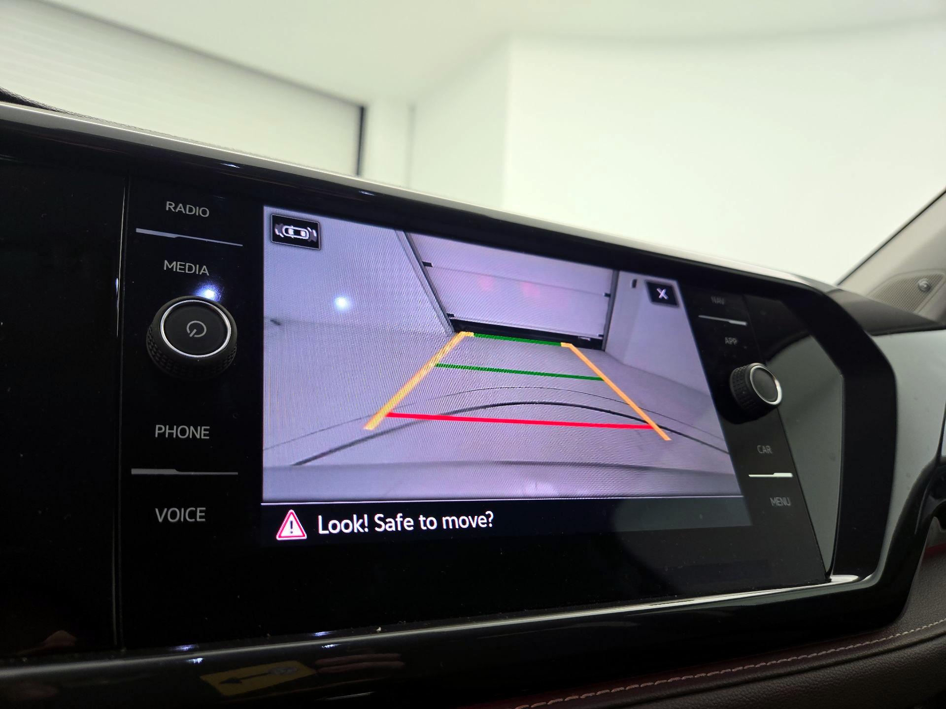 Thumbnail: 2022 Volkswagen Taos - 15