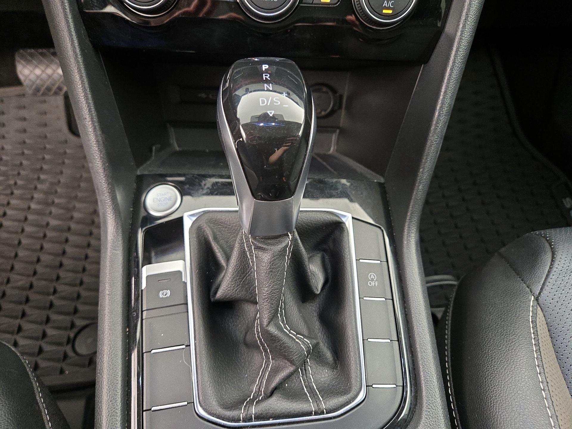 Thumbnail: 2022 Volkswagen Taos - 18