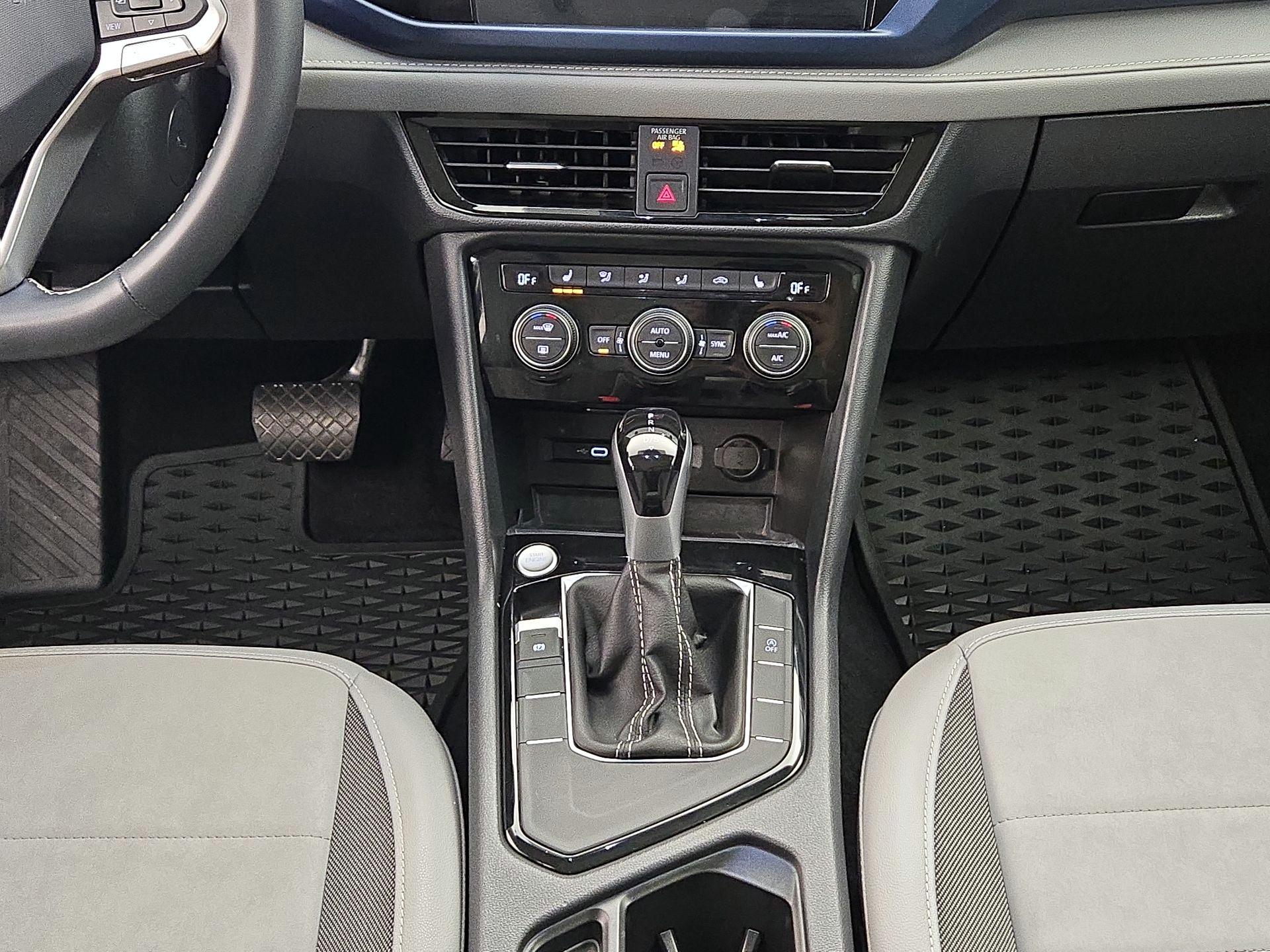 Thumbnail: 2024 Volkswagen Taos - 17