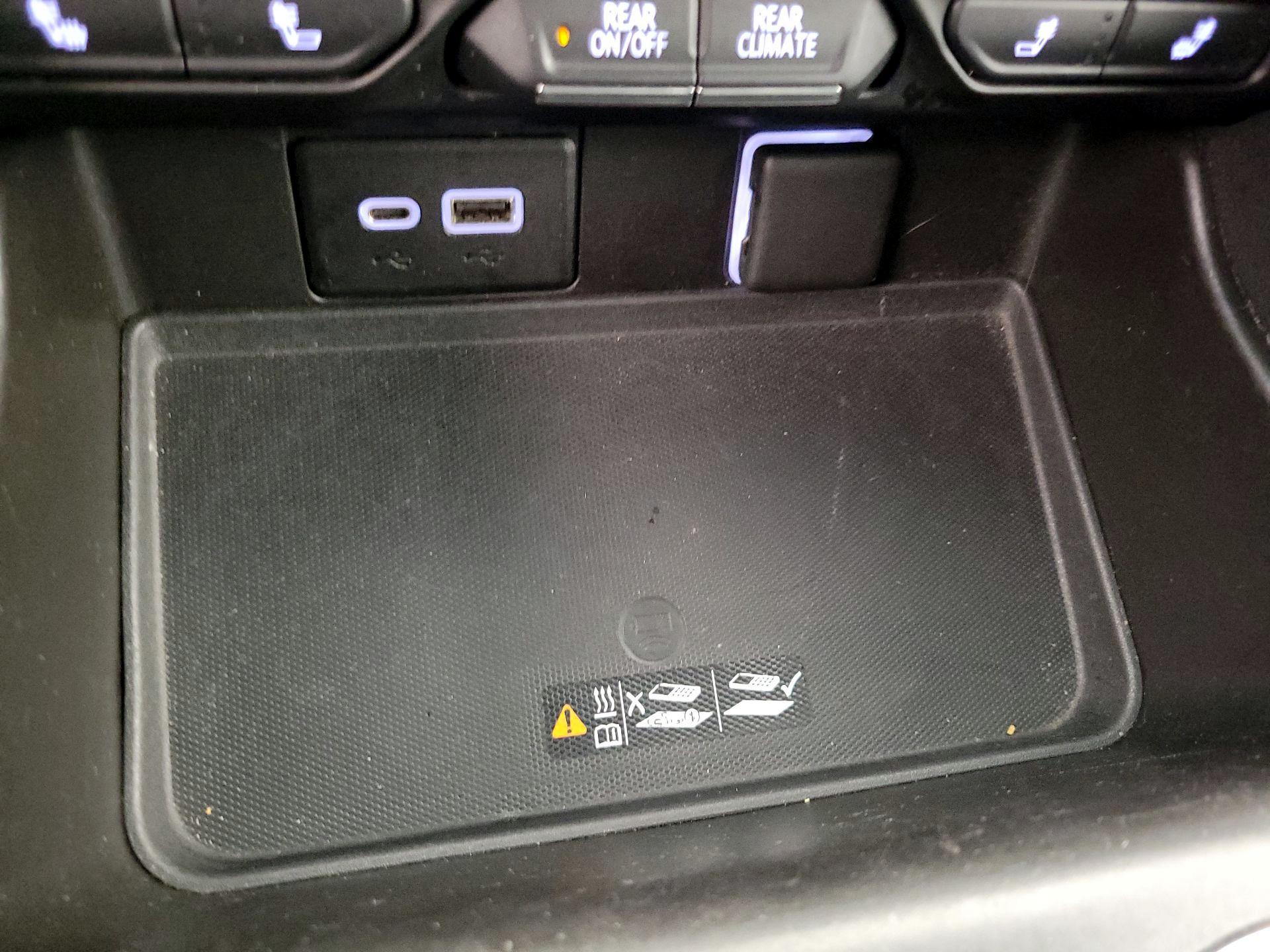 Thumbnail: 2021 Chevrolet Tahoe - 18