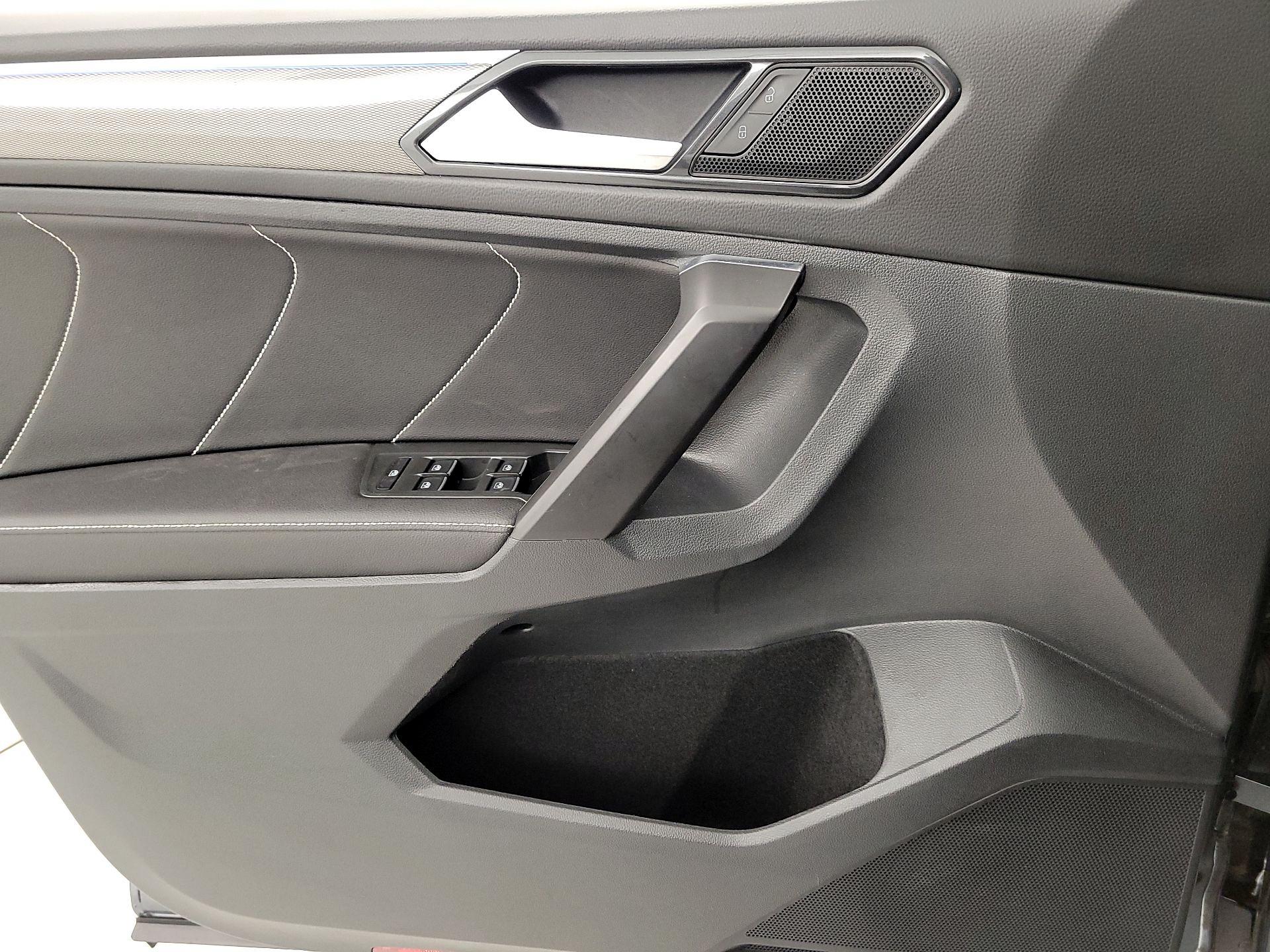 Thumbnail: 2022 Volkswagen Tiguan - 12