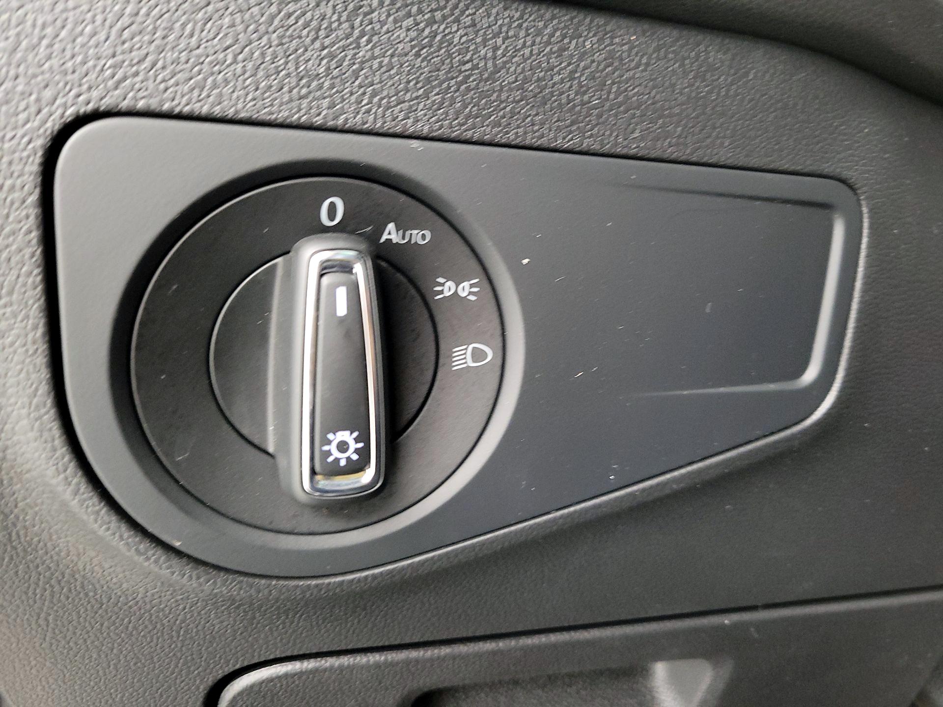 Thumbnail: 2022 Volkswagen Tiguan - 13