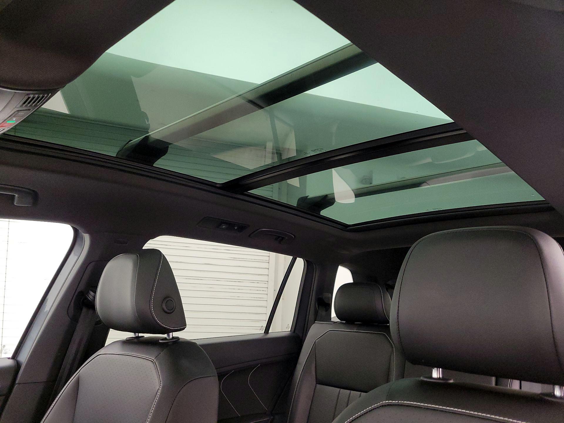 Thumbnail: 2022 Volkswagen Tiguan - 19