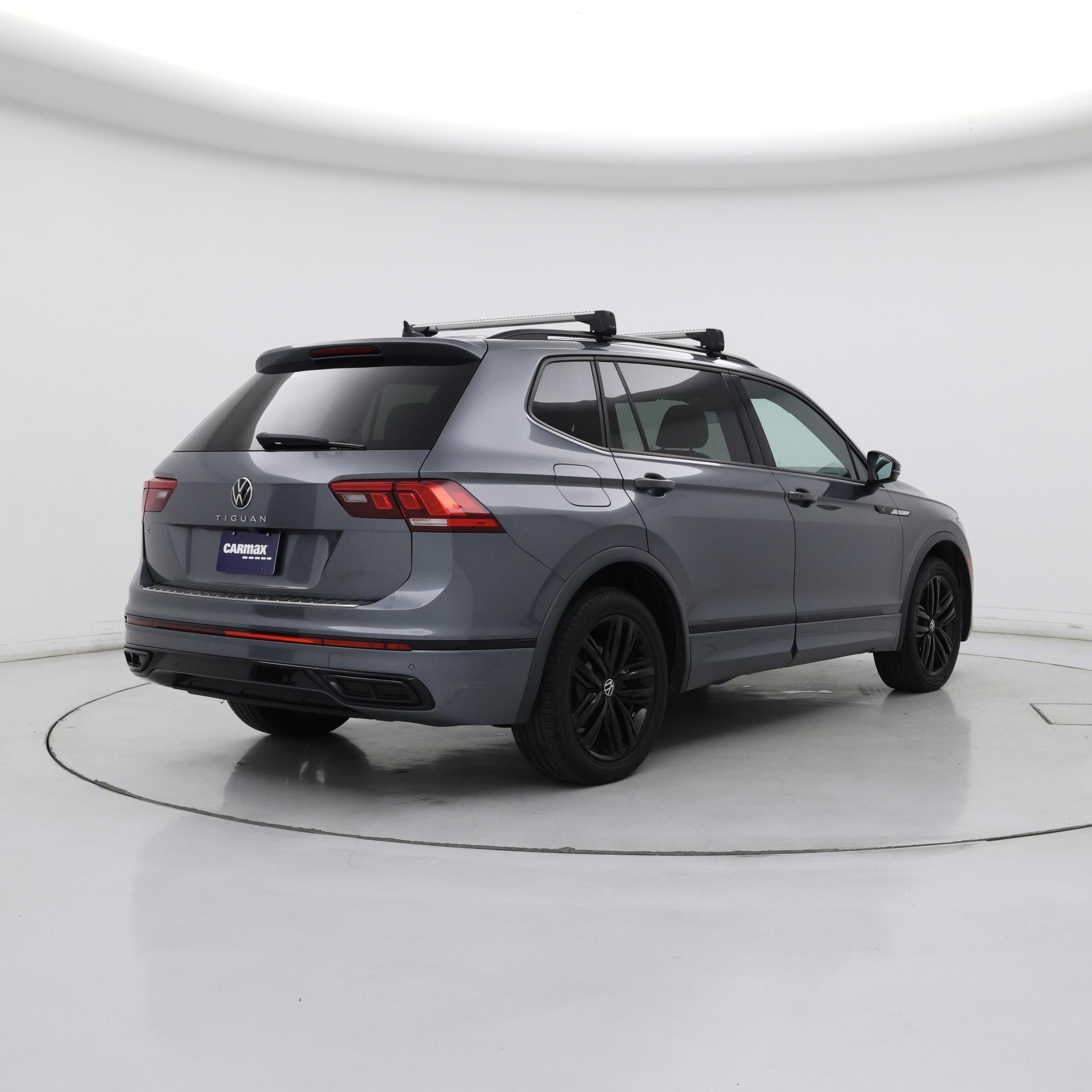 Thumbnail: 2022 Volkswagen Tiguan - 8