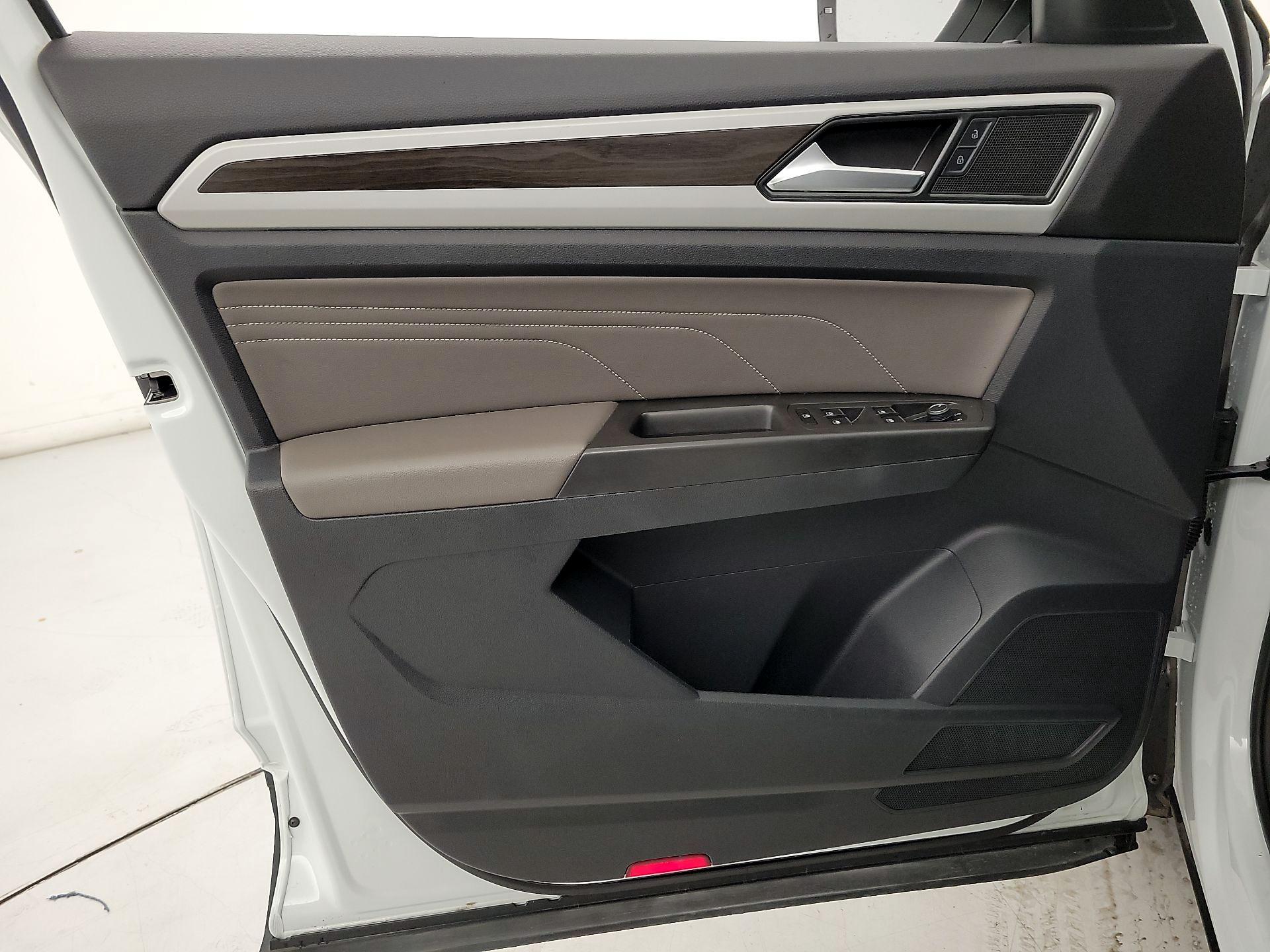 Thumbnail: 2022 Volkswagen Atlas - 12