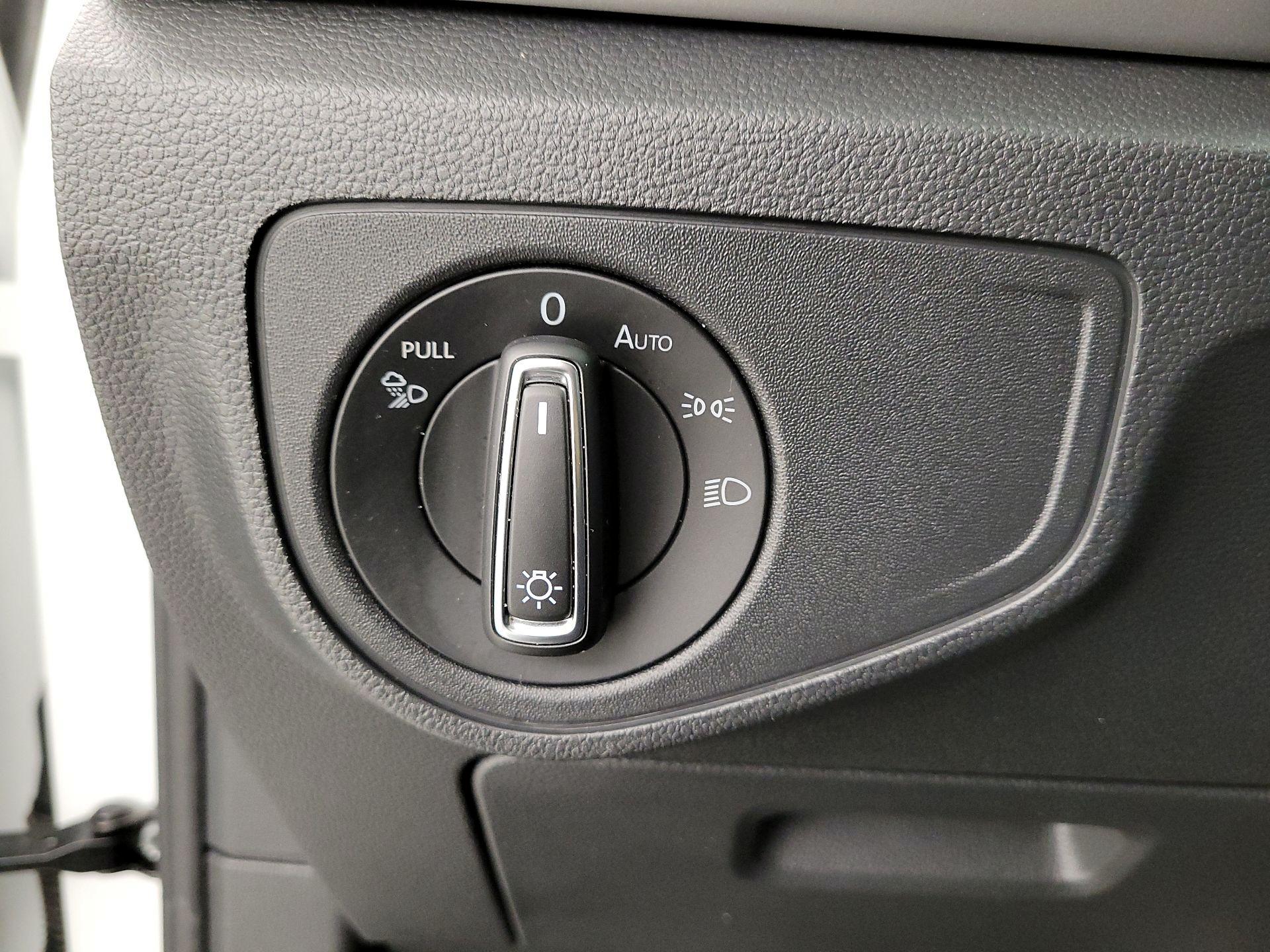 Thumbnail: 2022 Volkswagen Atlas - 13