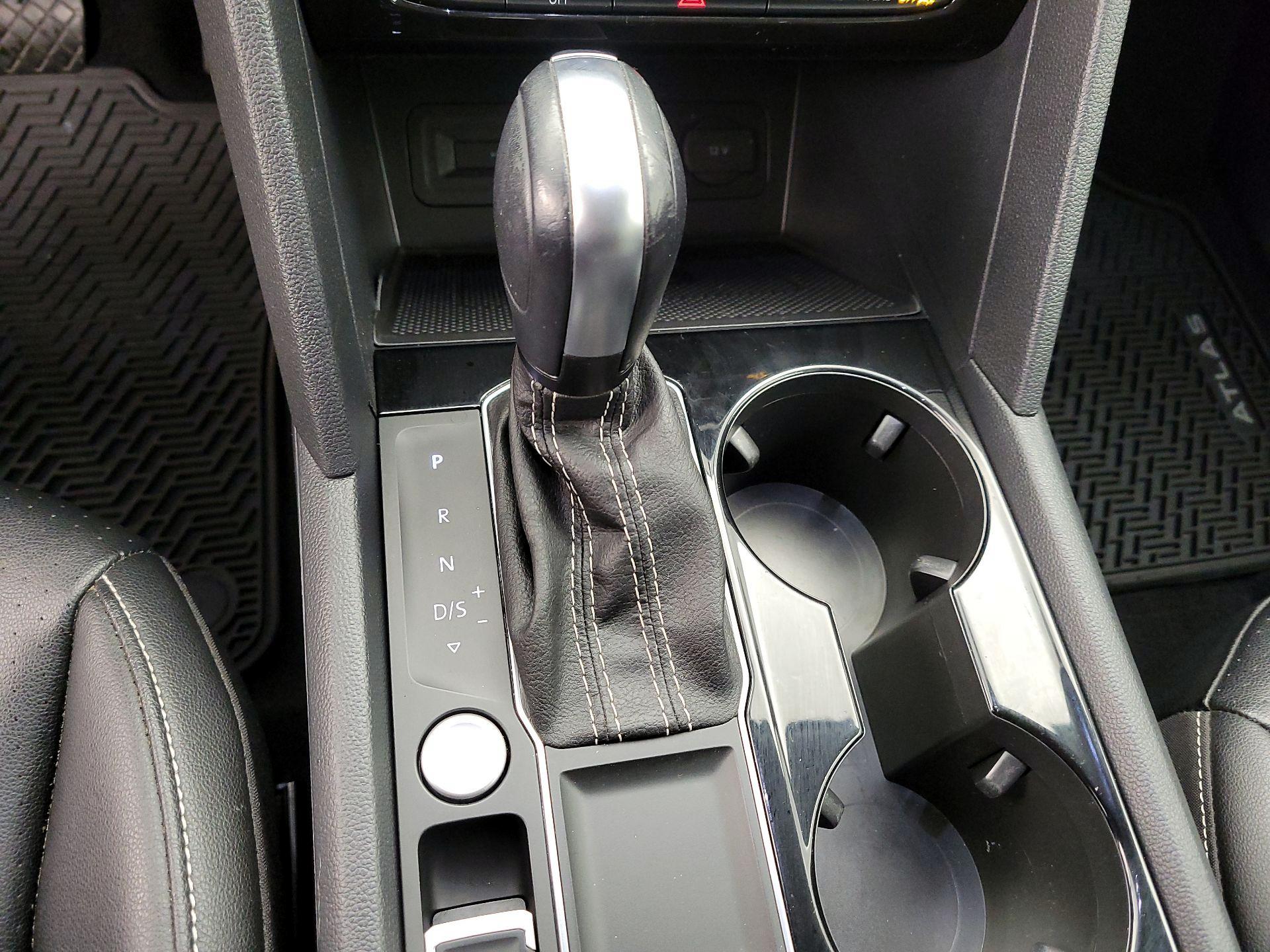 Thumbnail: 2022 Volkswagen Atlas - 17