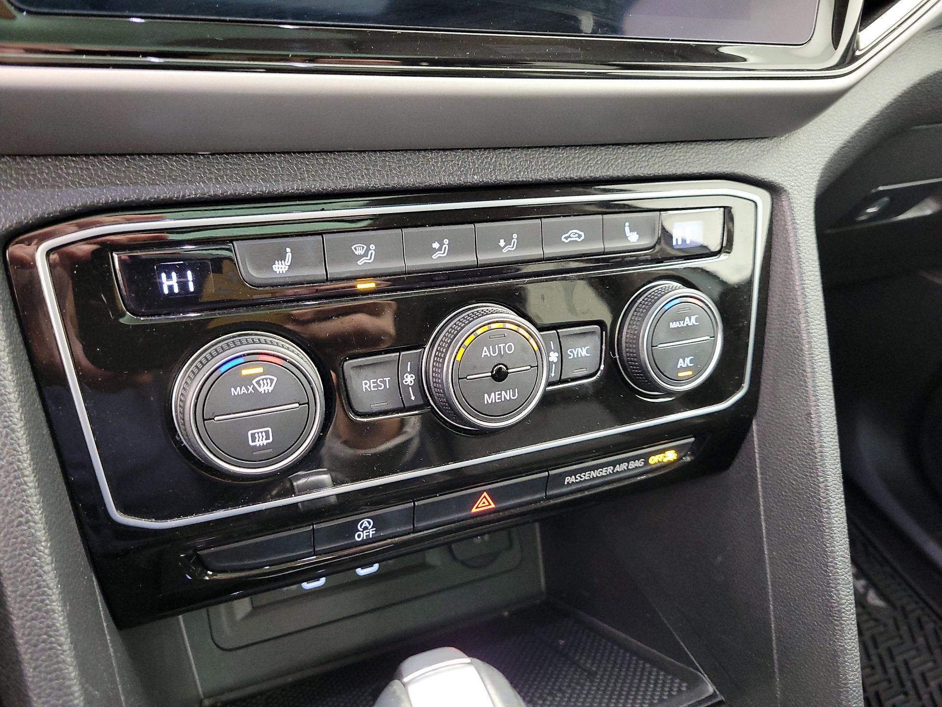 Thumbnail: 2022 Volkswagen Atlas - 16