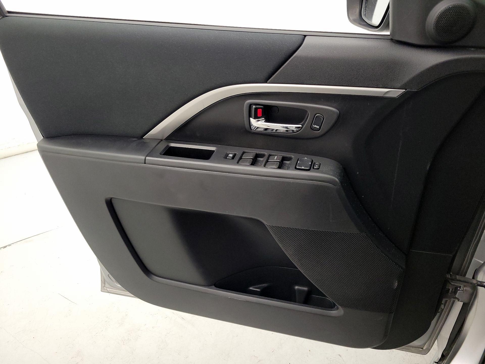 Thumbnail: 2015 Mazda Mazda5 - 12