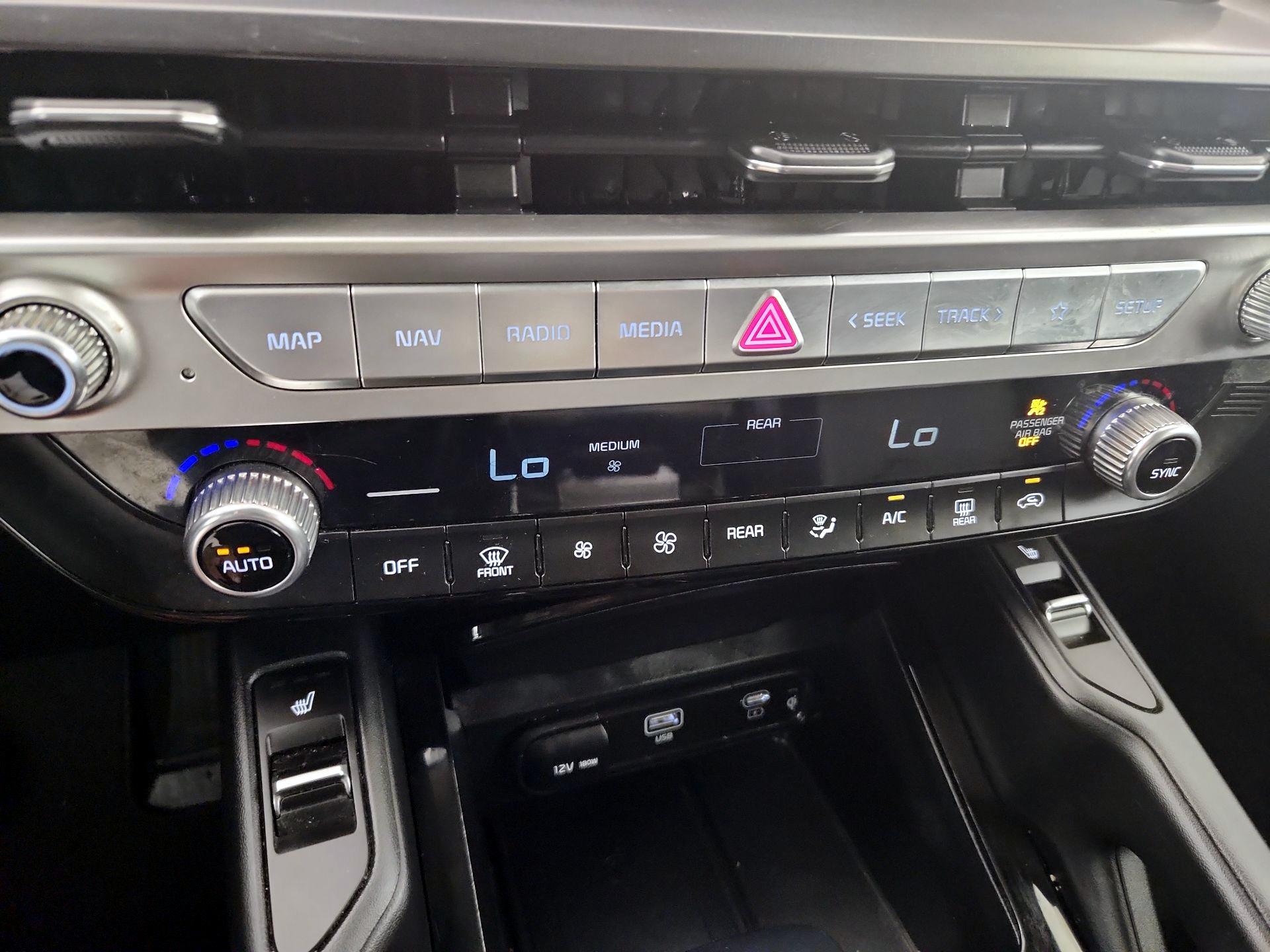 Thumbnail: 2023 Kia Telluride - 16