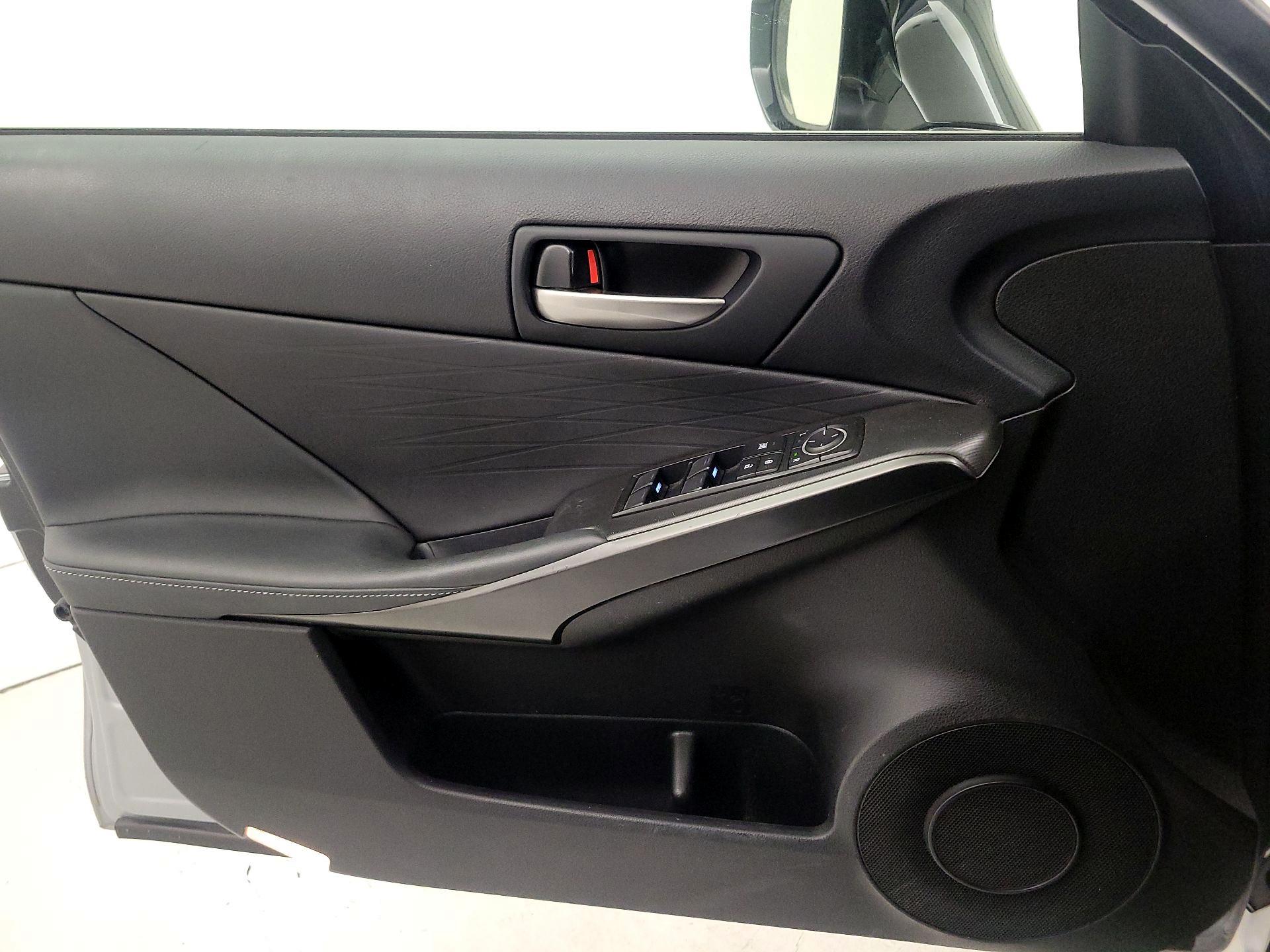 Thumbnail: 2022 Lexus IS - 12