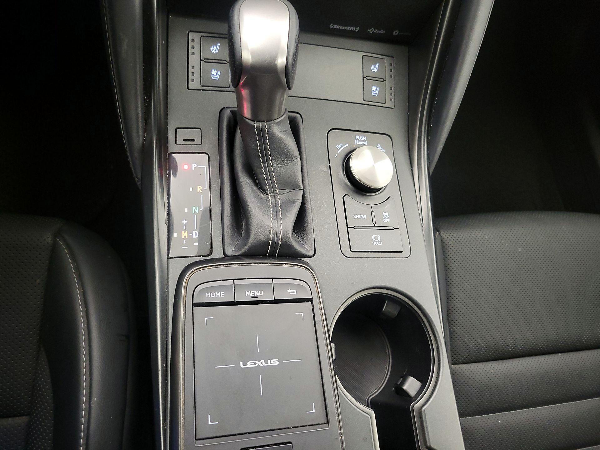 Thumbnail: 2022 Lexus IS - 17