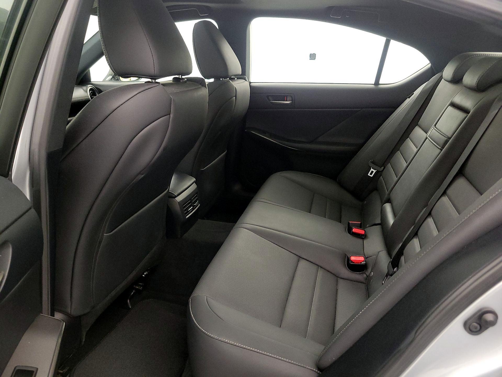 Thumbnail: 2022 Lexus IS - 20