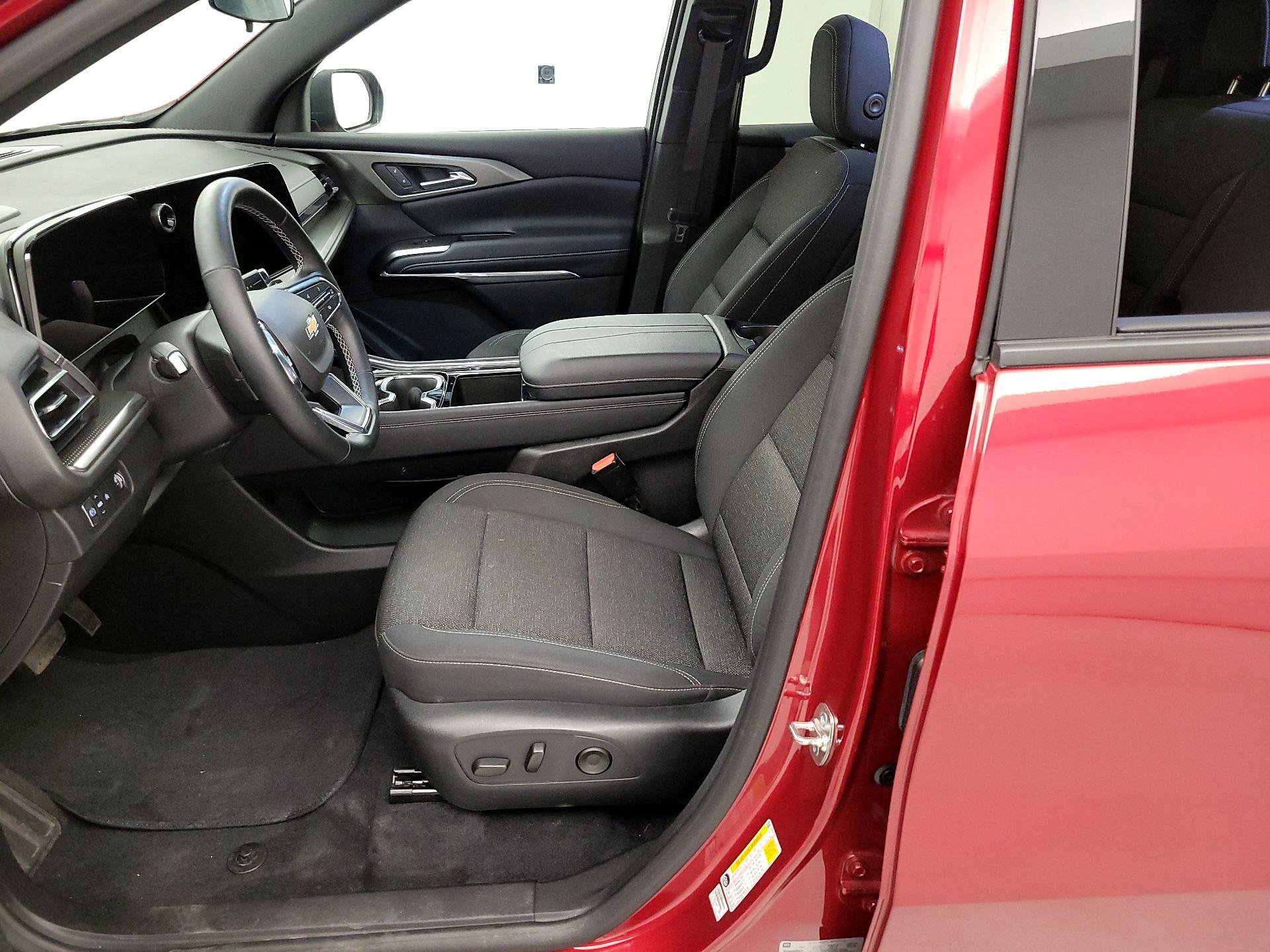 Thumbnail: 2025 Chevrolet Traverse - 11