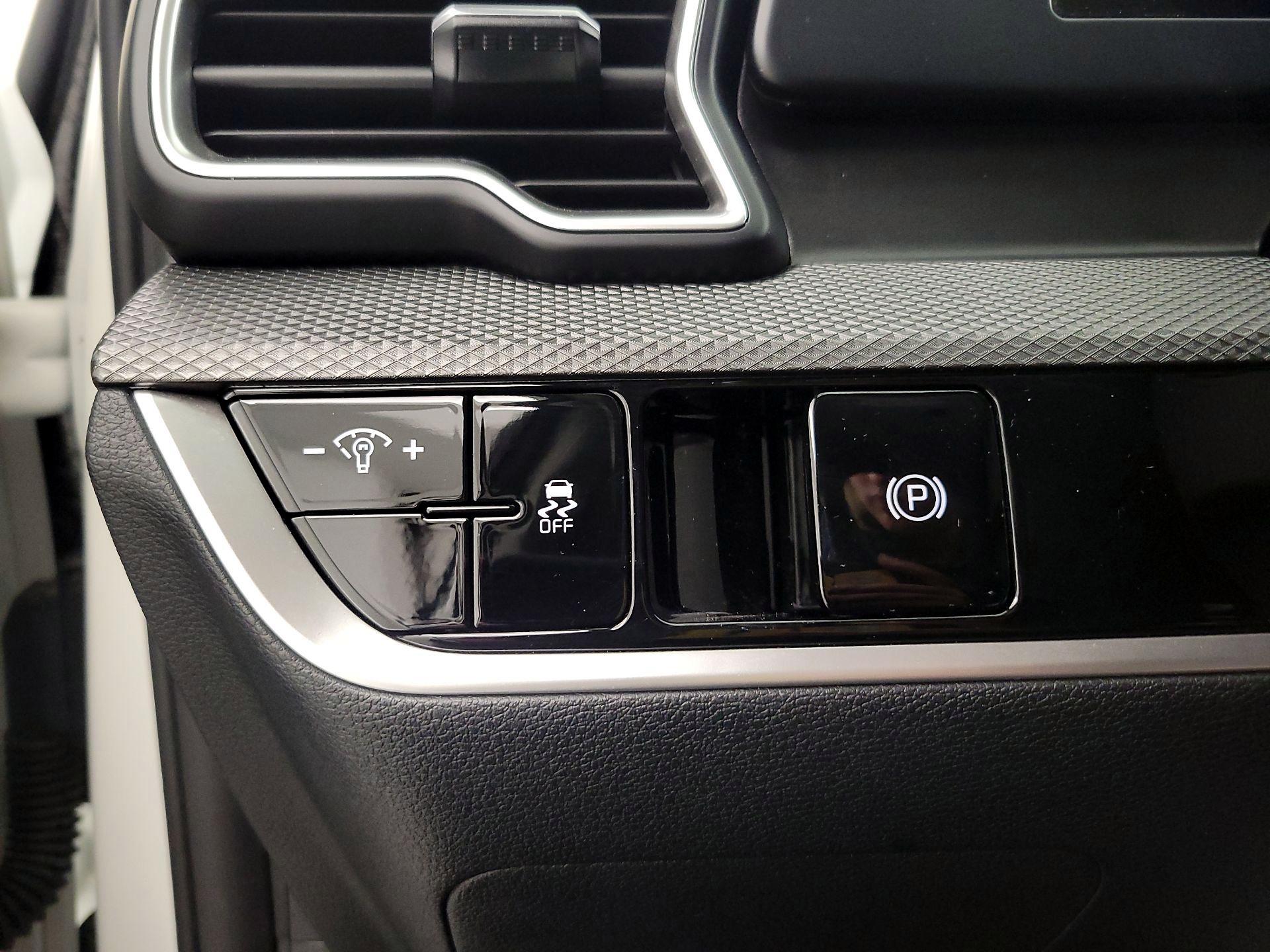 Thumbnail: 2023 Kia Sportage - 13